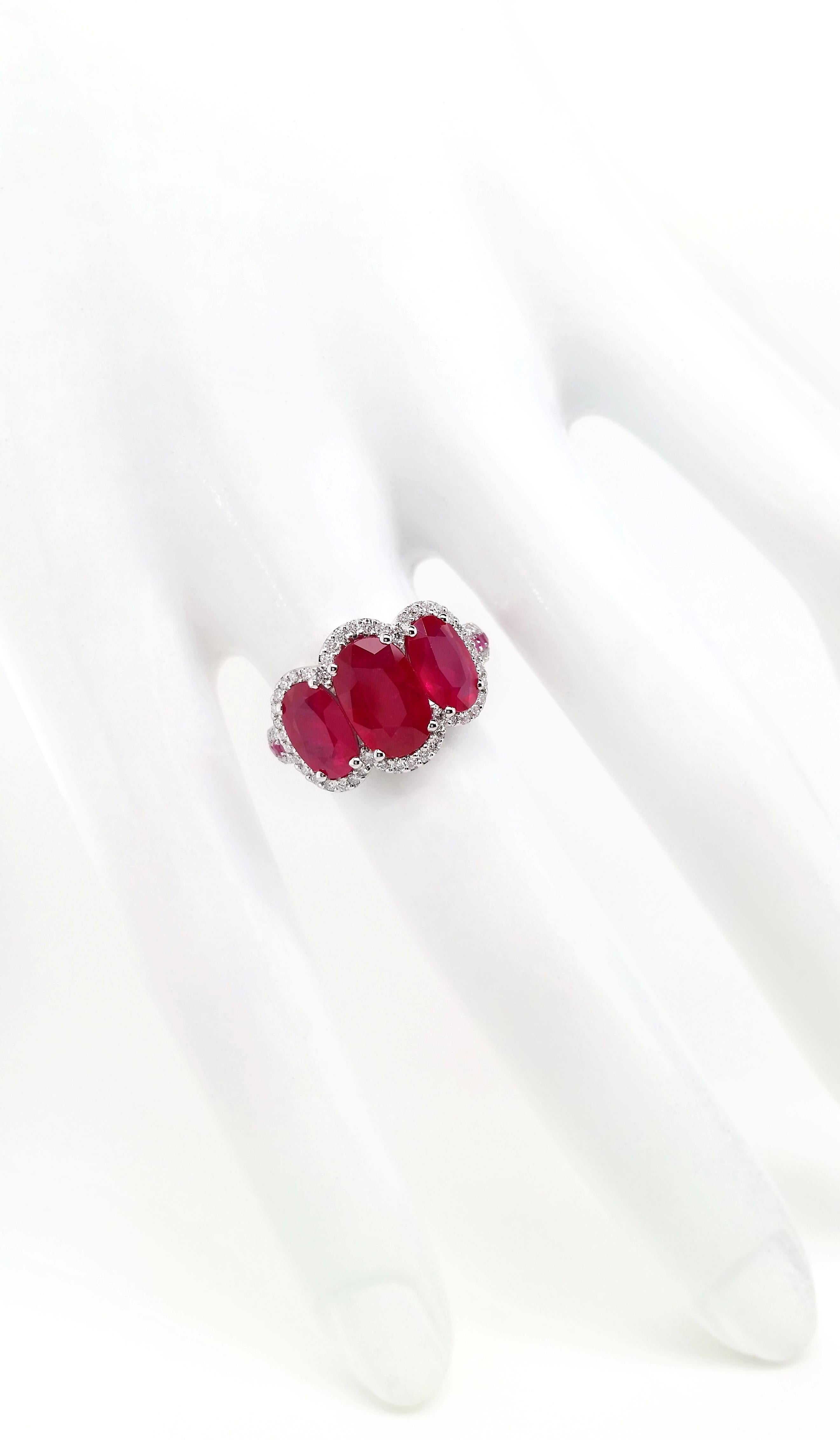 Oval Cut IGI Certified 4.57ct Natural Ruby and 0.36ct Diamonds 18k White Gold Ring For Sale