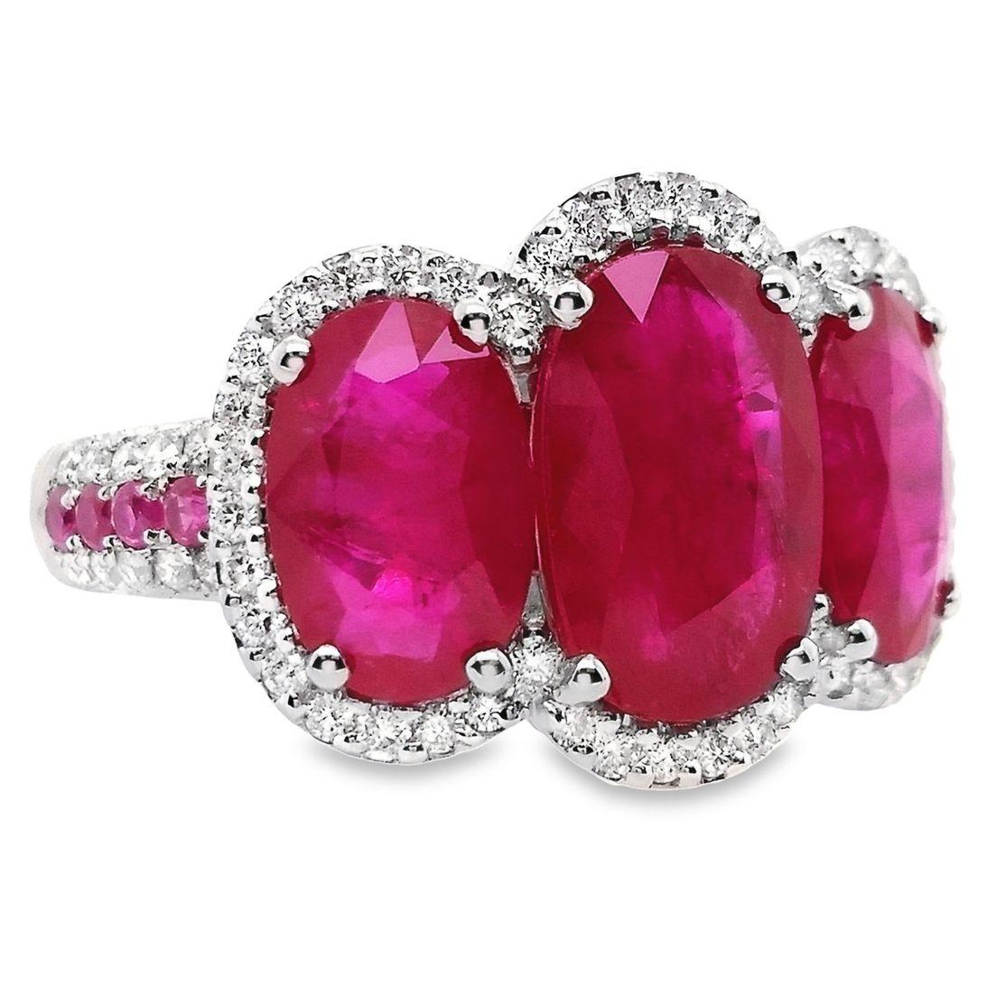 IGI Certified 4.57ct Natural Ruby and 0.36ct Diamonds 18k White Gold Ring For Sale 1