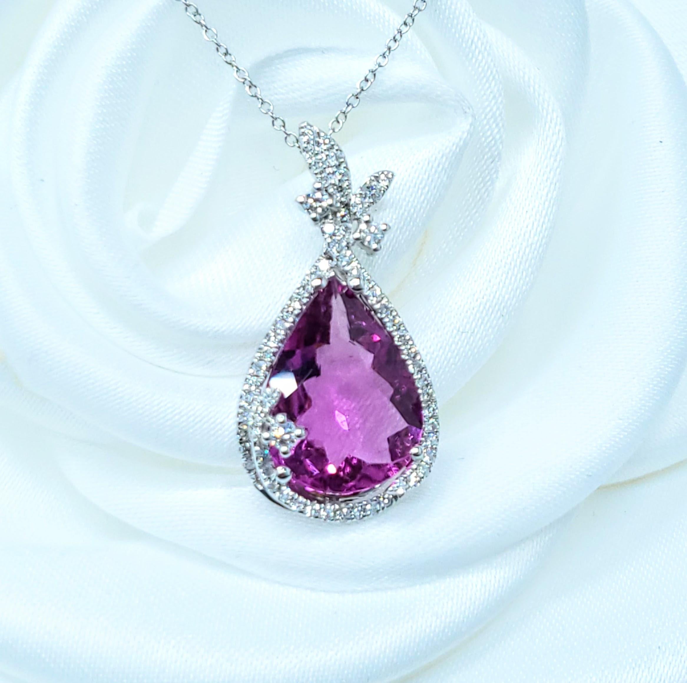 Pendentif en or blanc 18 carats certifié IGI avec tourmaline rose et diamant de 4,63 carats Neuf - En vente à KOWLOON, HK