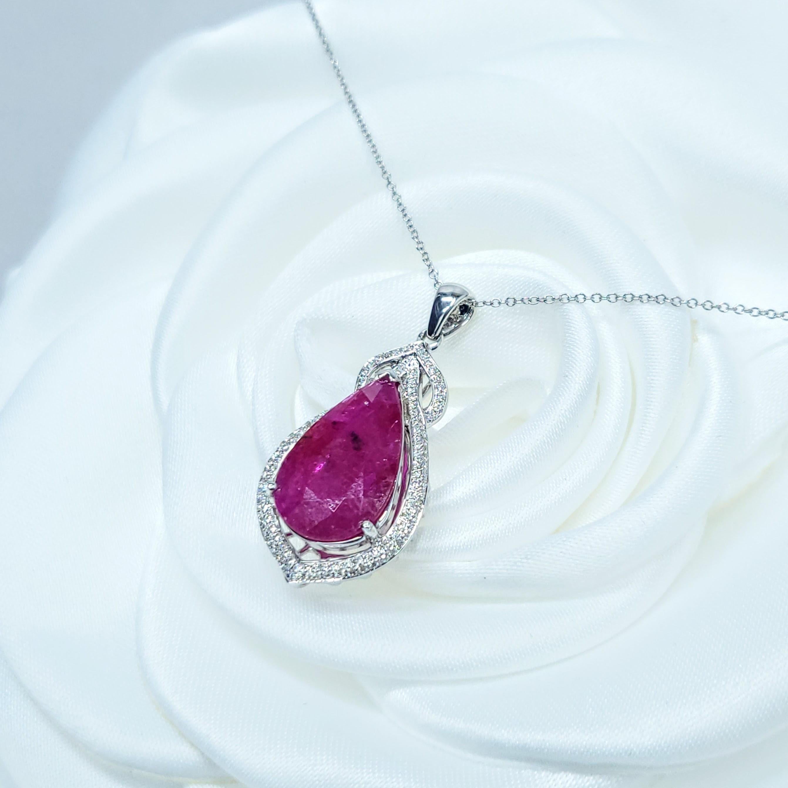 IGI-zertifizierter 4,78 Karat Rubin- und Diamant-Anhänger aus 18 Karat Weißgold Damen im Angebot