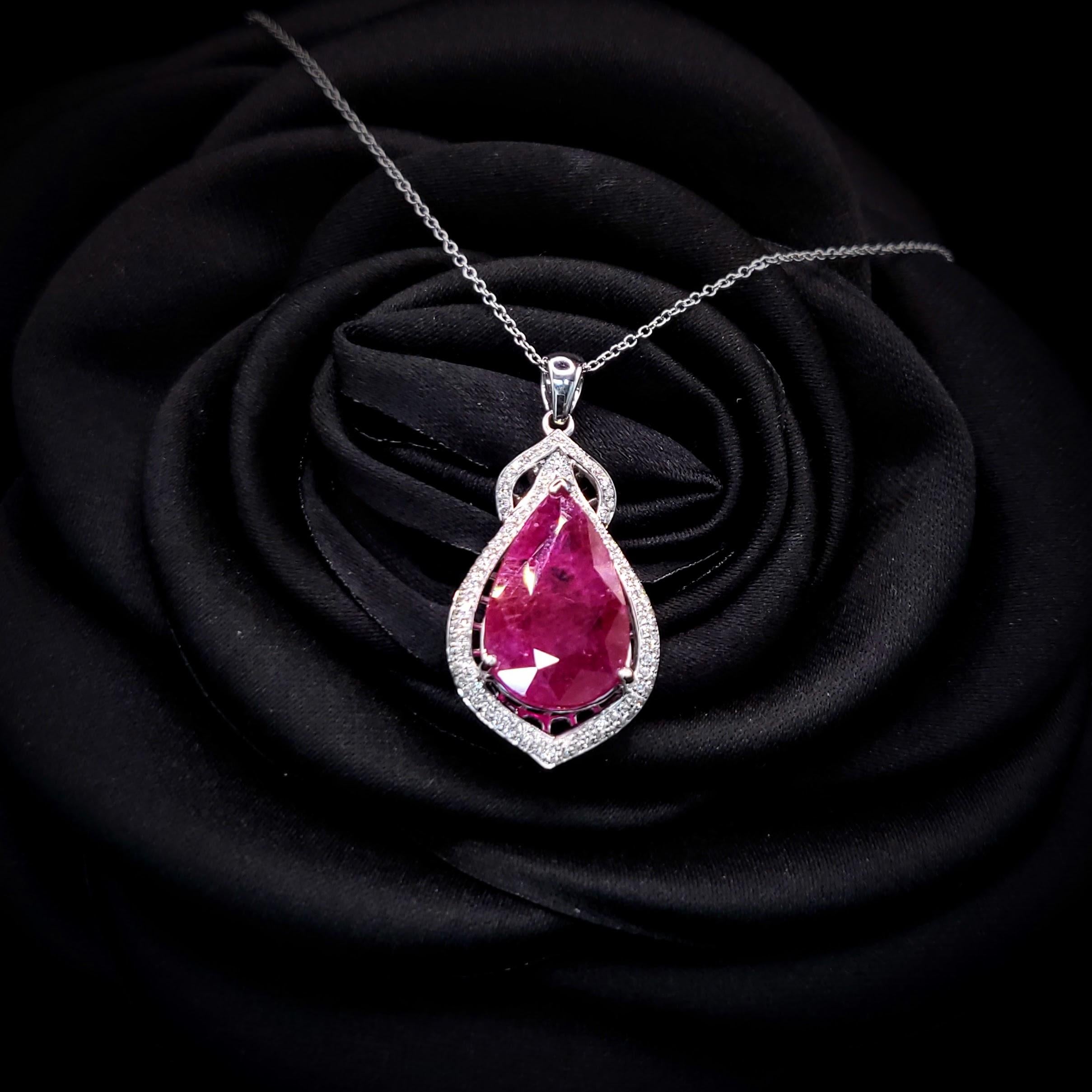 IGI-zertifizierter 4,78 Karat Rubin- und Diamant-Anhänger aus 18 Karat Weißgold im Angebot 2