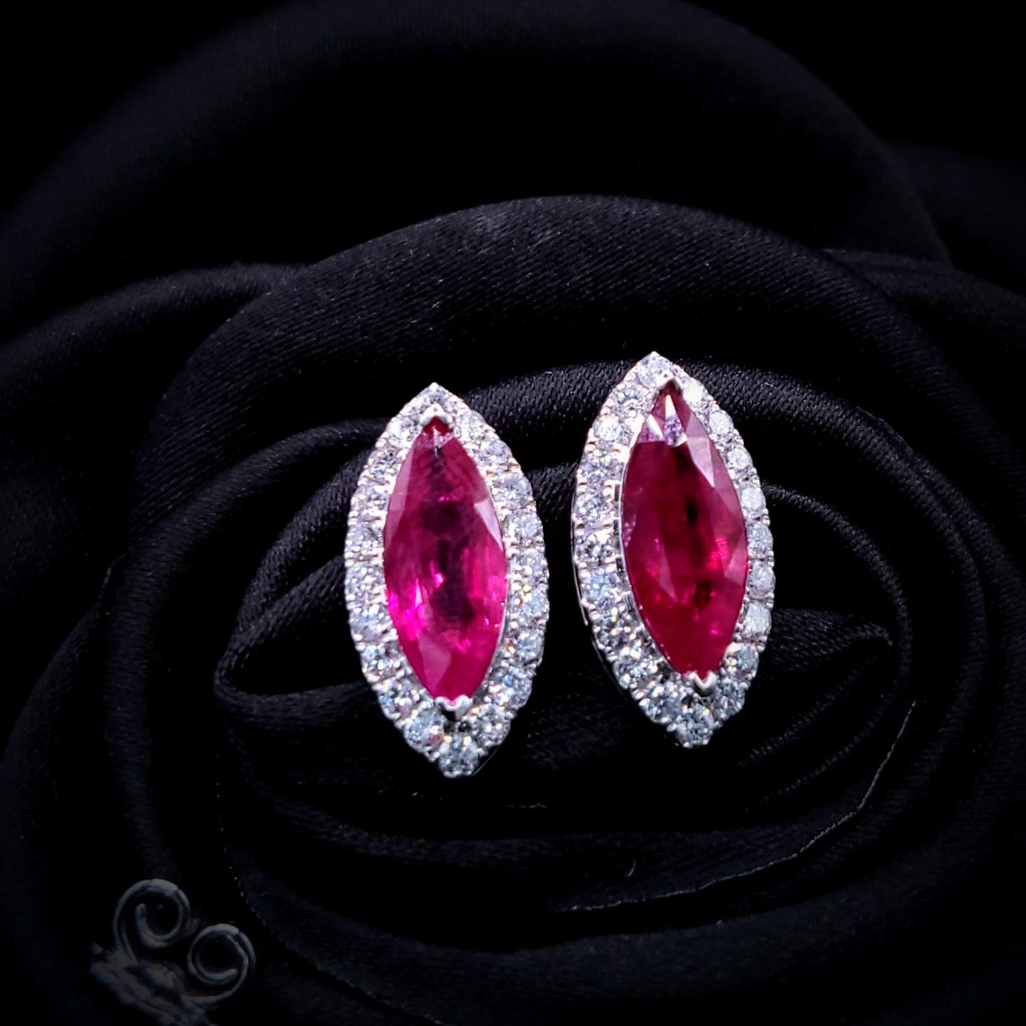 Boucles d'oreilles en or blanc 18 carats certifiées IGI avec rubis de Birmanie et diamants de 4,84 carats Pour femmes en vente