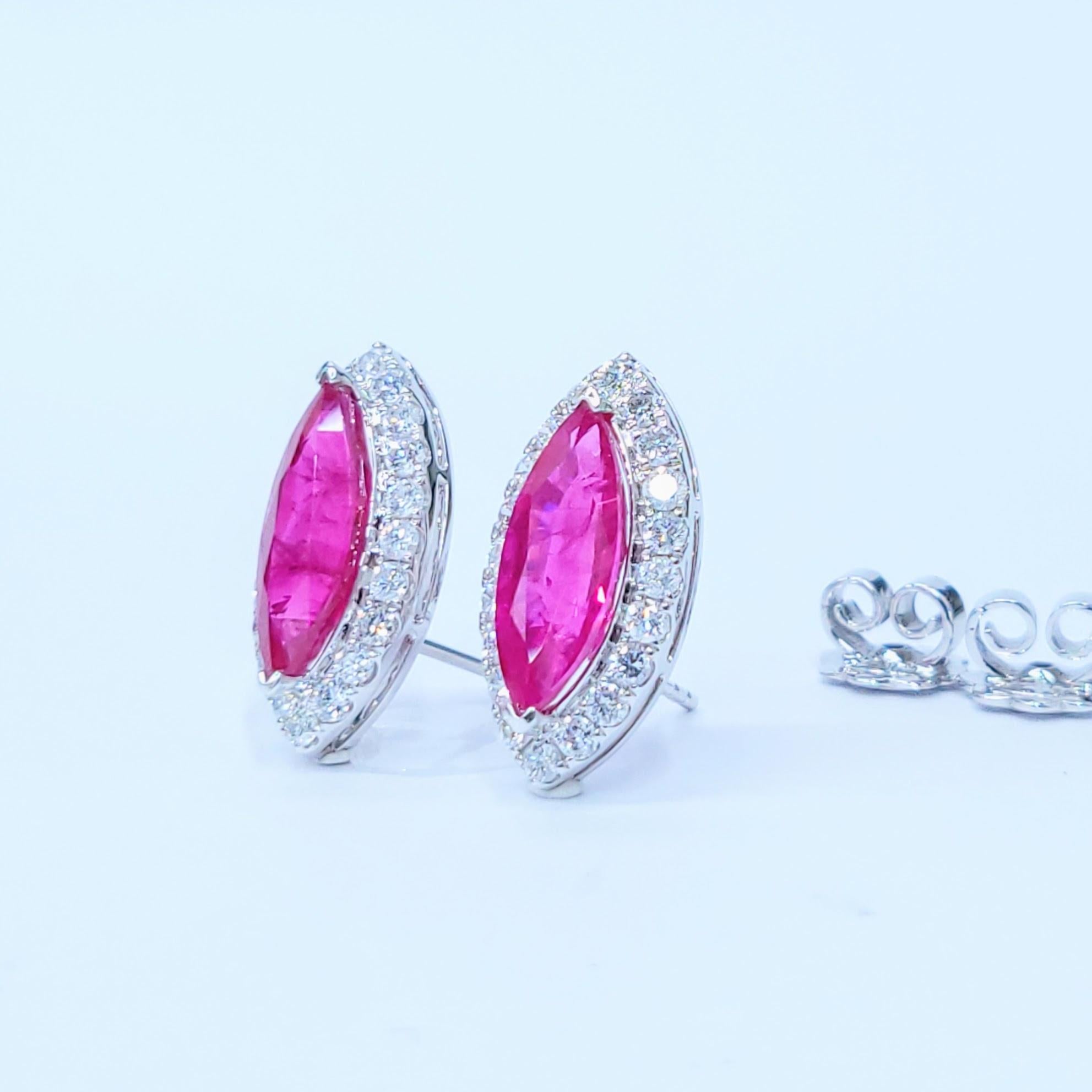 Boucles d'oreilles en or blanc 18 carats certifiées IGI avec rubis de Birmanie et diamants de 4,84 carats en vente 3