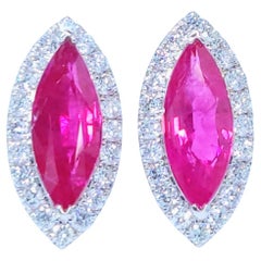Boucles d'oreilles en or blanc 18 carats certifiées IGI avec rubis de Birmanie et diamants de 4,84 carats