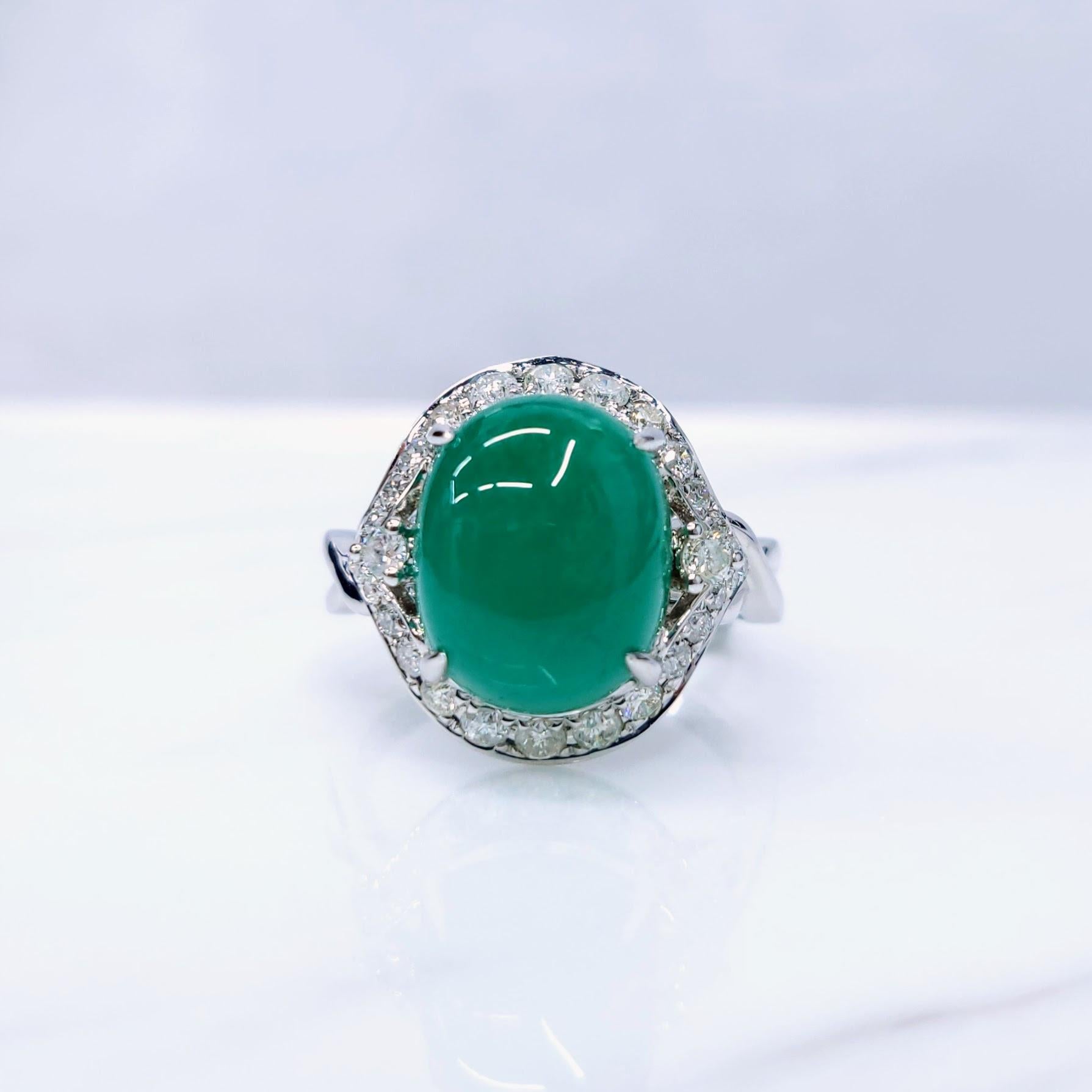 Modern IGI certified 4.85 Carat Colombian Emerald & 0.44 Carat Diamond Ring For Sale