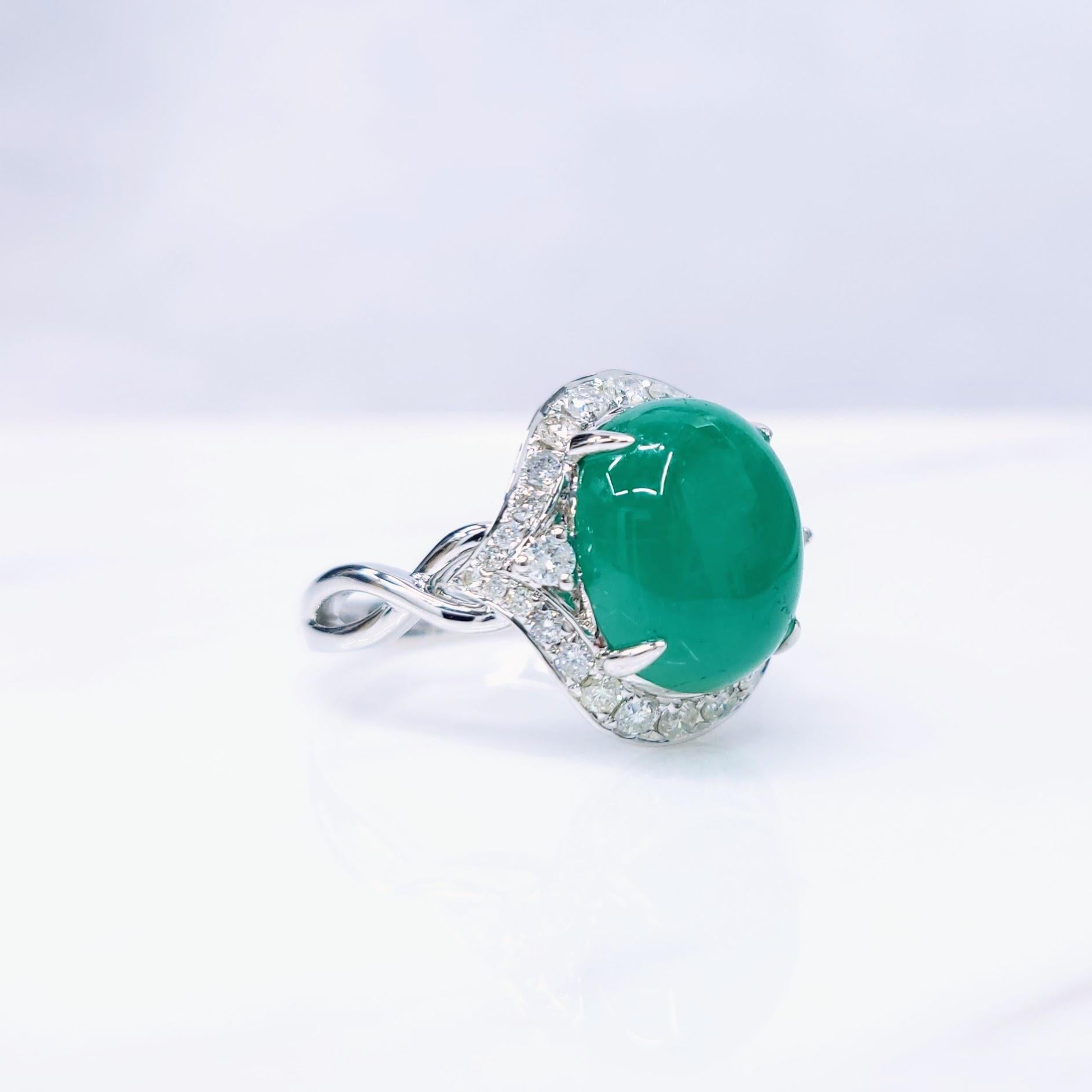 Oval Cut IGI certified 4.85 Carat Colombian Emerald & 0.44 Carat Diamond Ring For Sale