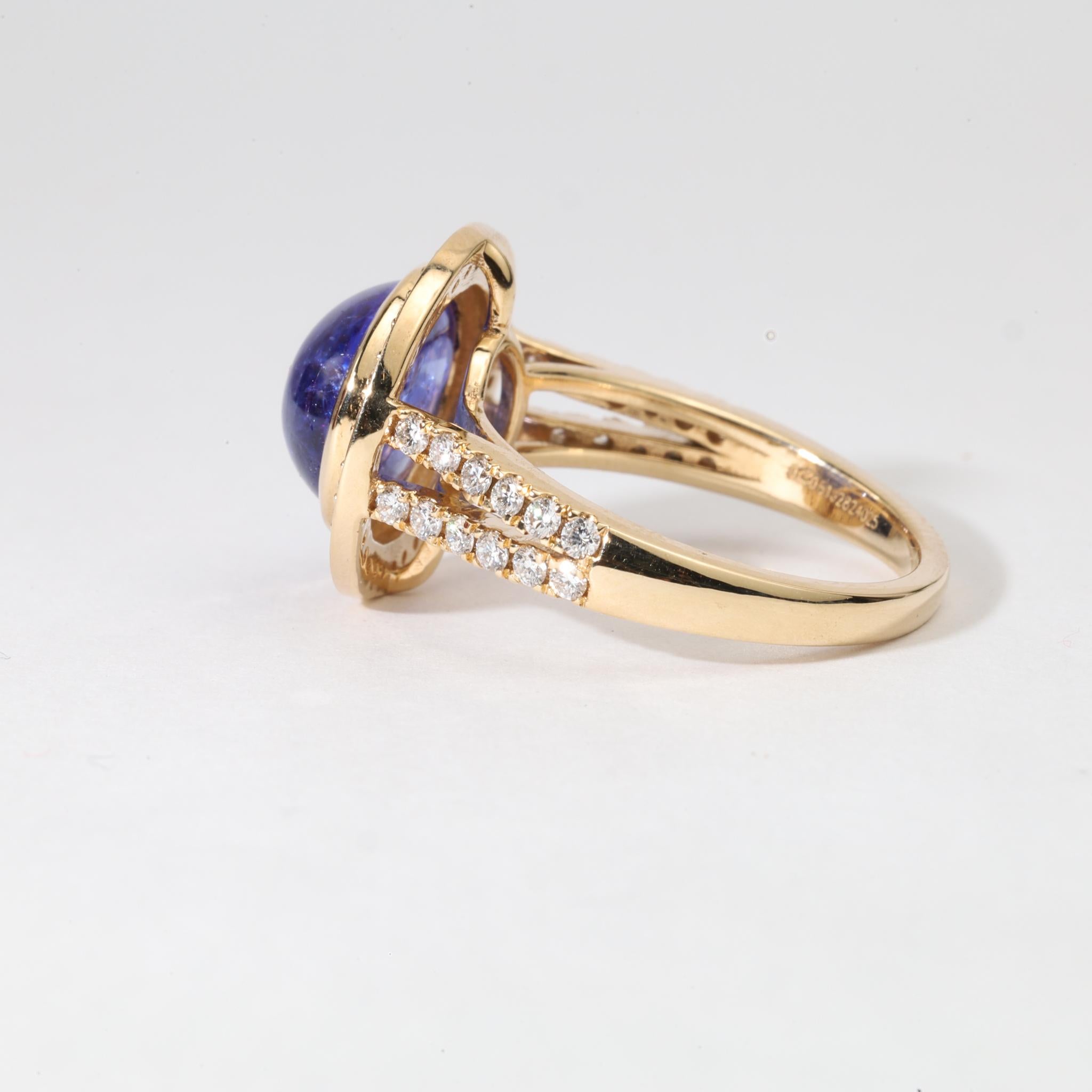 IGI zertifiziert 4.8ct natürlichen Oval-Cabochon Tansanit & Diamant Halo Ring (Ovalschliff) im Angebot