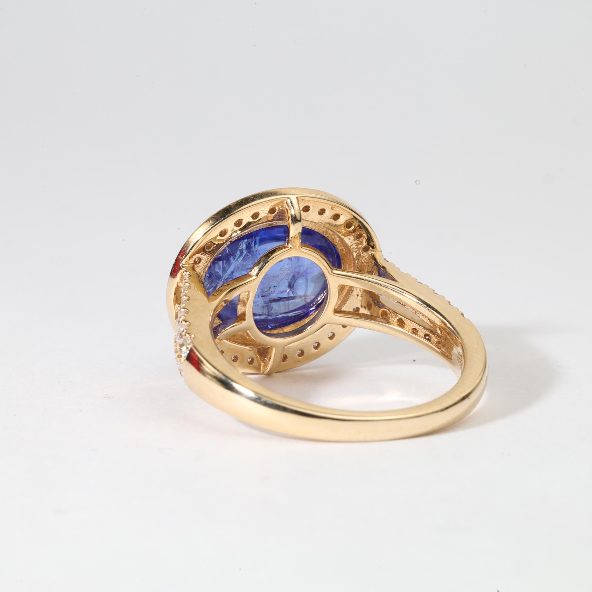 IGI zertifiziert 4.8ct natürlichen Oval-Cabochon Tansanit & Diamant Halo Ring im Zustand „Neu“ im Angebot in Jaipur, RJ