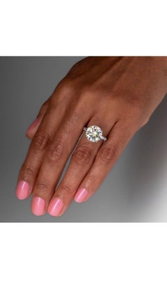 IGI Certified 5 Ct of Diamond on Solitaire Ring