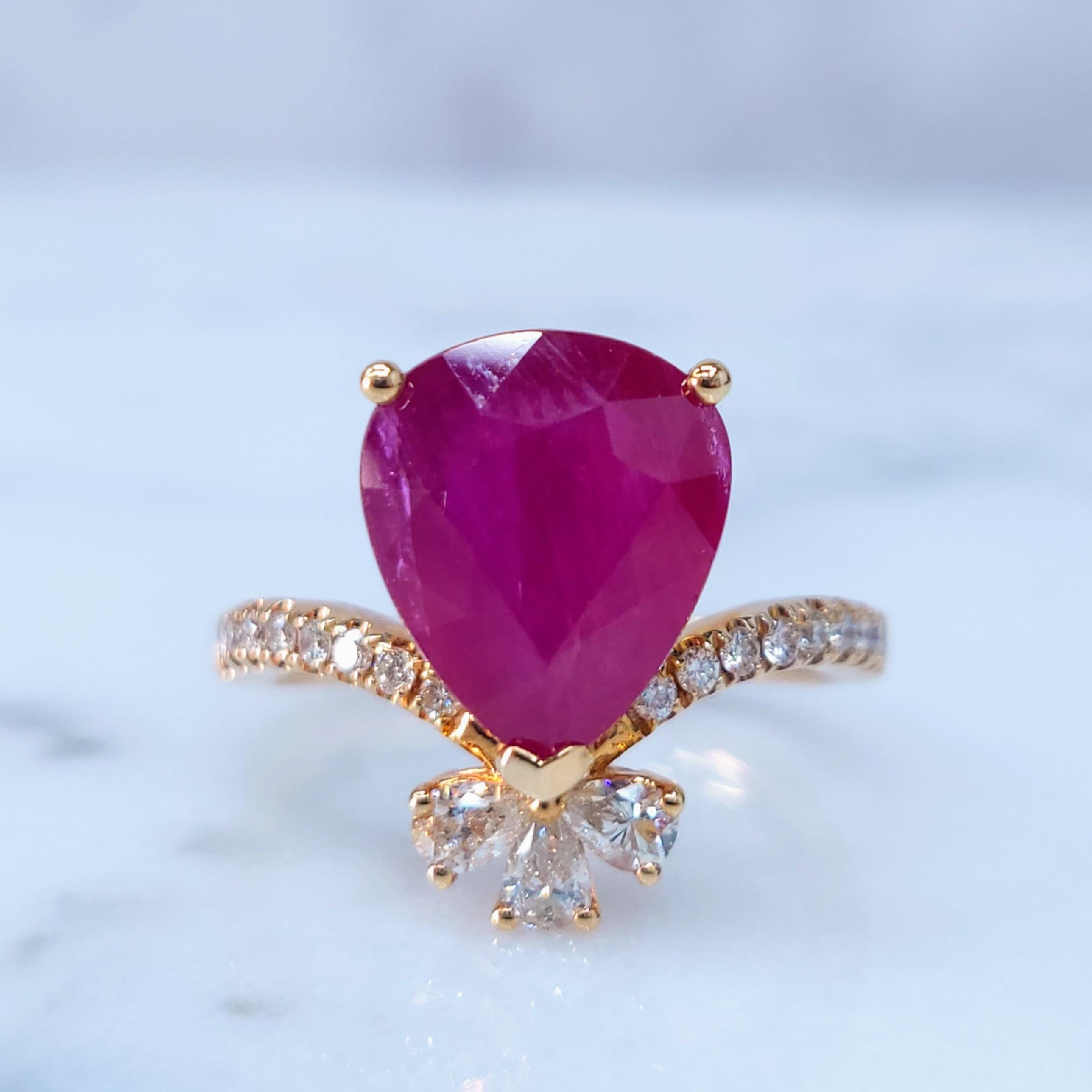 Women's IGI Certified 5.13 Carat Burma Ruby & Diamond Ring in 18K Rose Gold For Sale