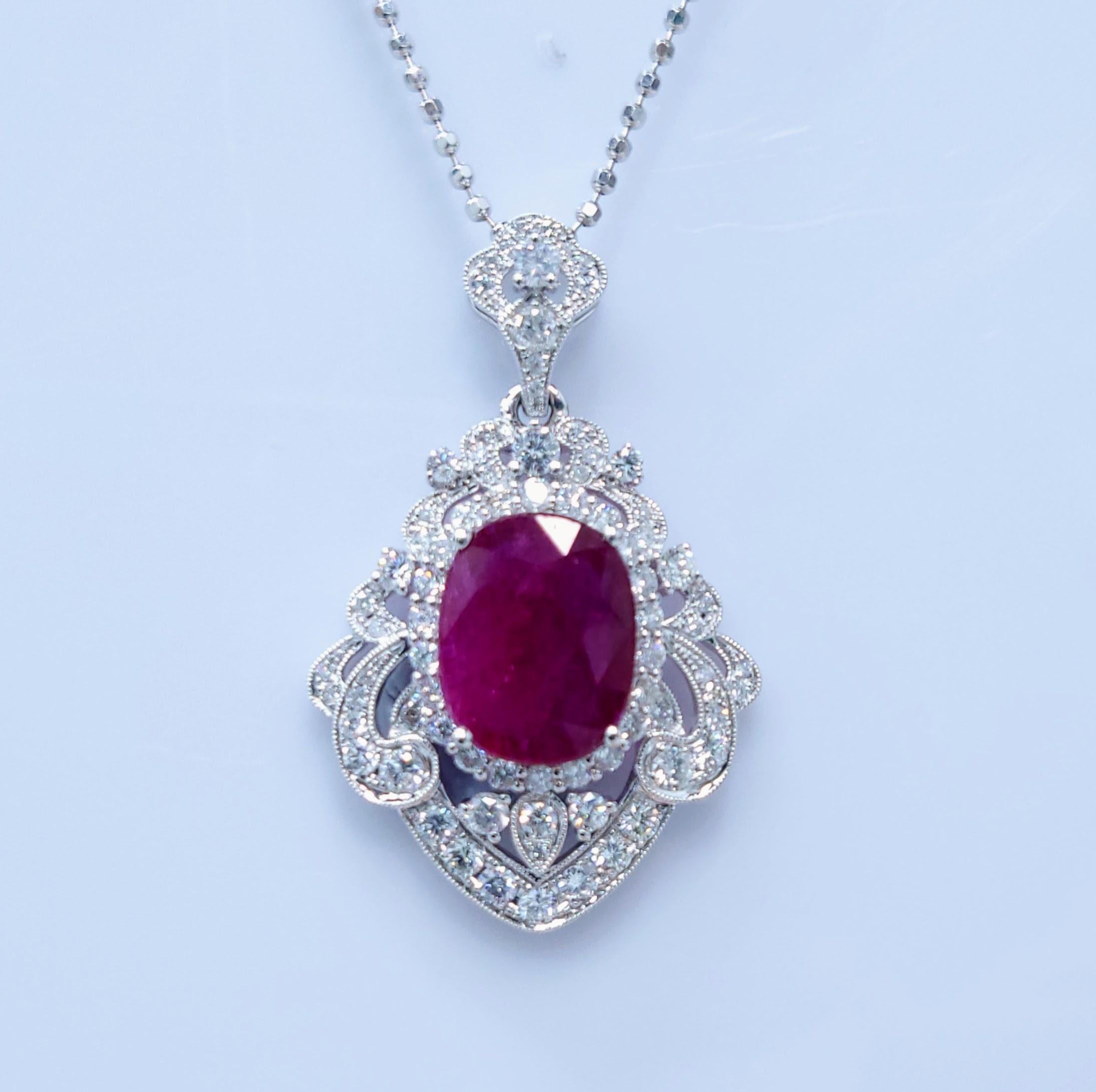 IGI-zertifizierter 5,17 Karat Rubin- und Diamant-Anhänger aus 18 Karat Weißgold im Zustand „Neu“ im Angebot in KOWLOON, HK