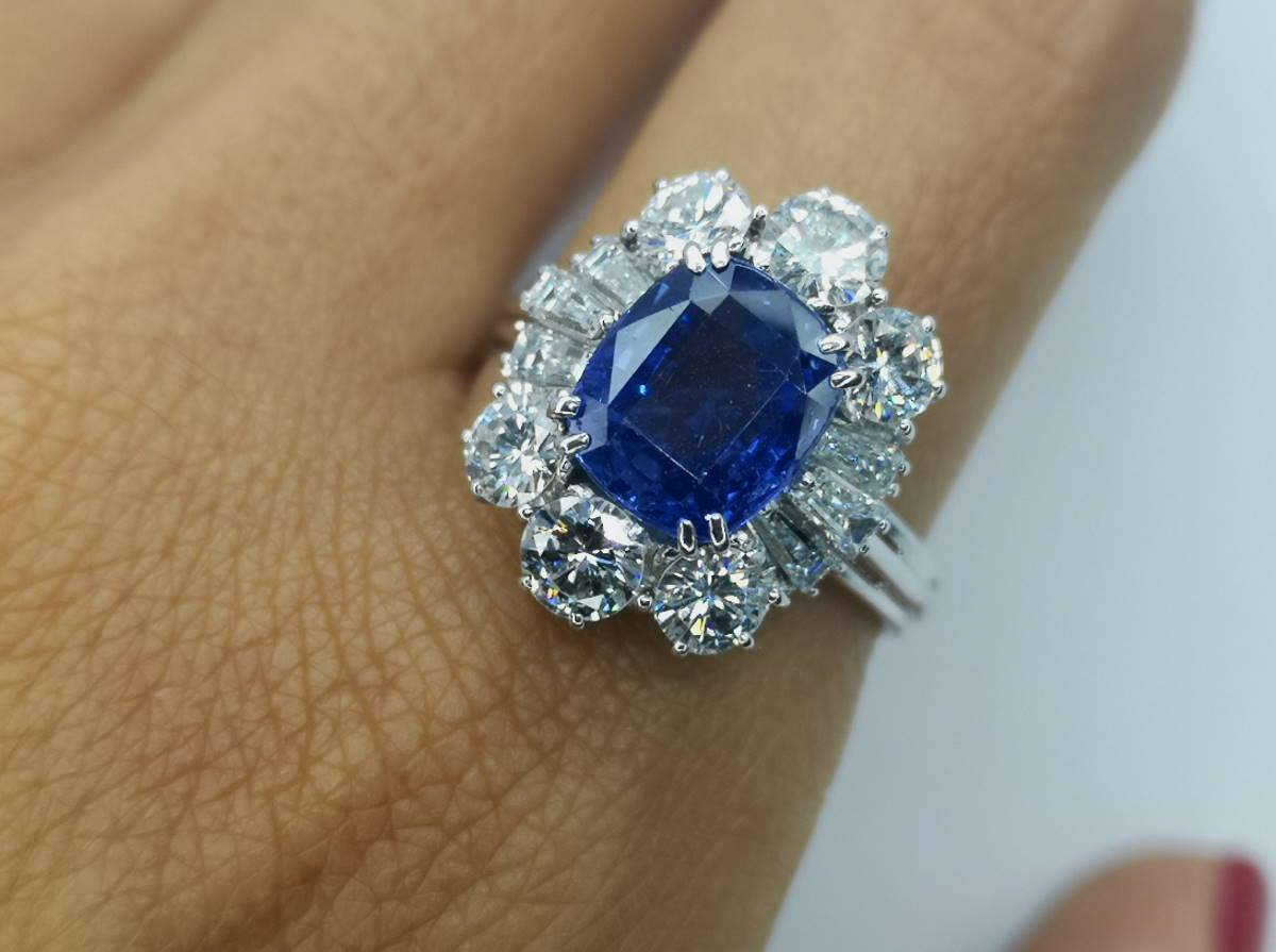 IGI Certified 5.30 Carat Natural Unheated Sapphire Diamond Ring 1
