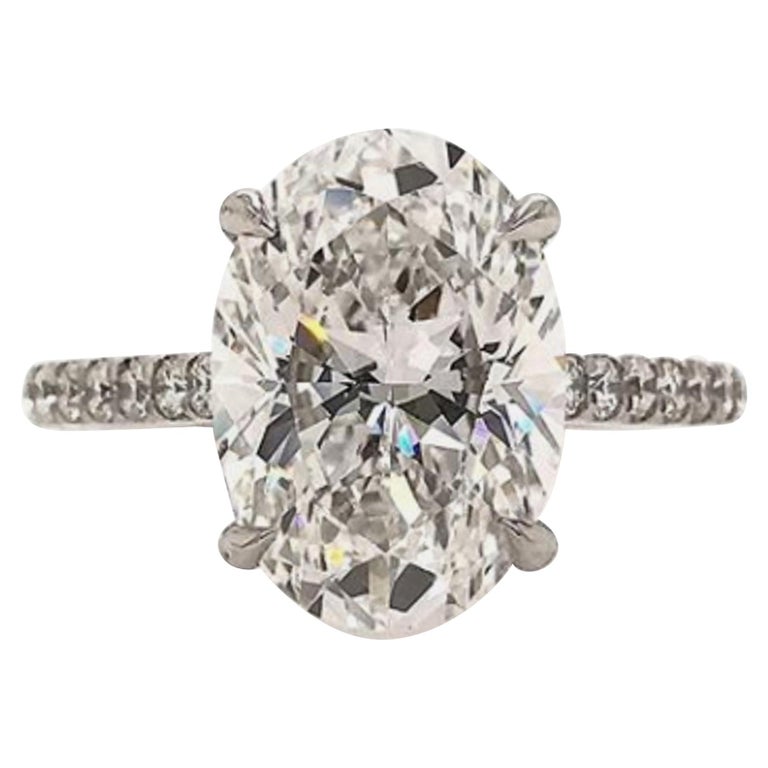 GIA Certified 4,00 Carat Oval Natural Diamond Ring For Sale at 1stDibs