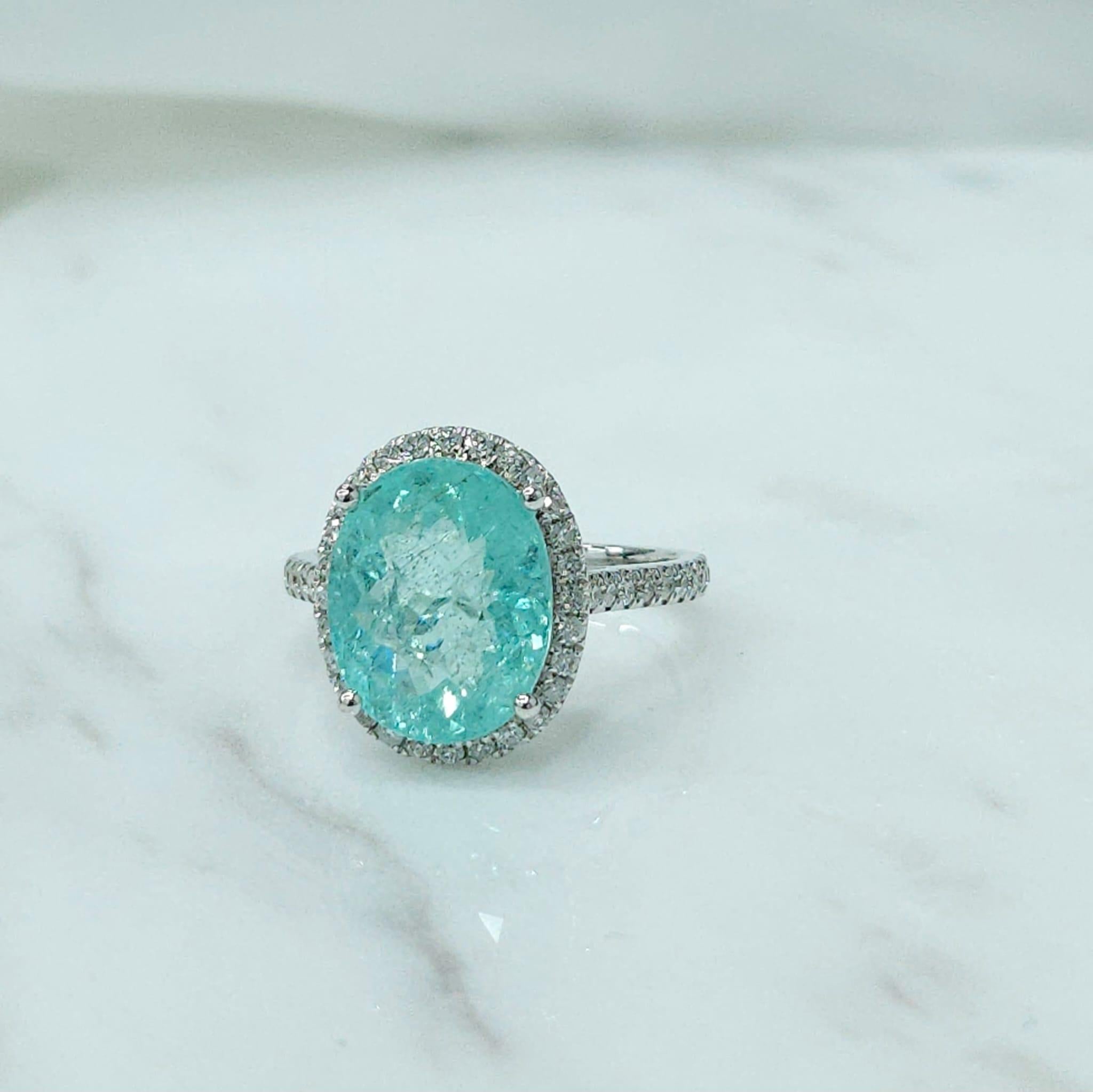 IGI Certified 5.36 Carat Paraiba & Diamond Ring in 18K White Gold In New Condition For Sale In KOWLOON, HK