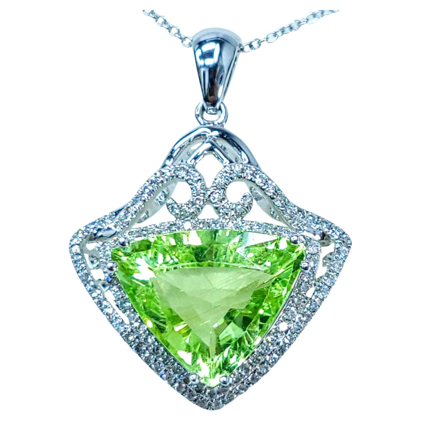 Tourmaline et diamant certifiés IGI de 5,41 carats en or blanc 18 carats