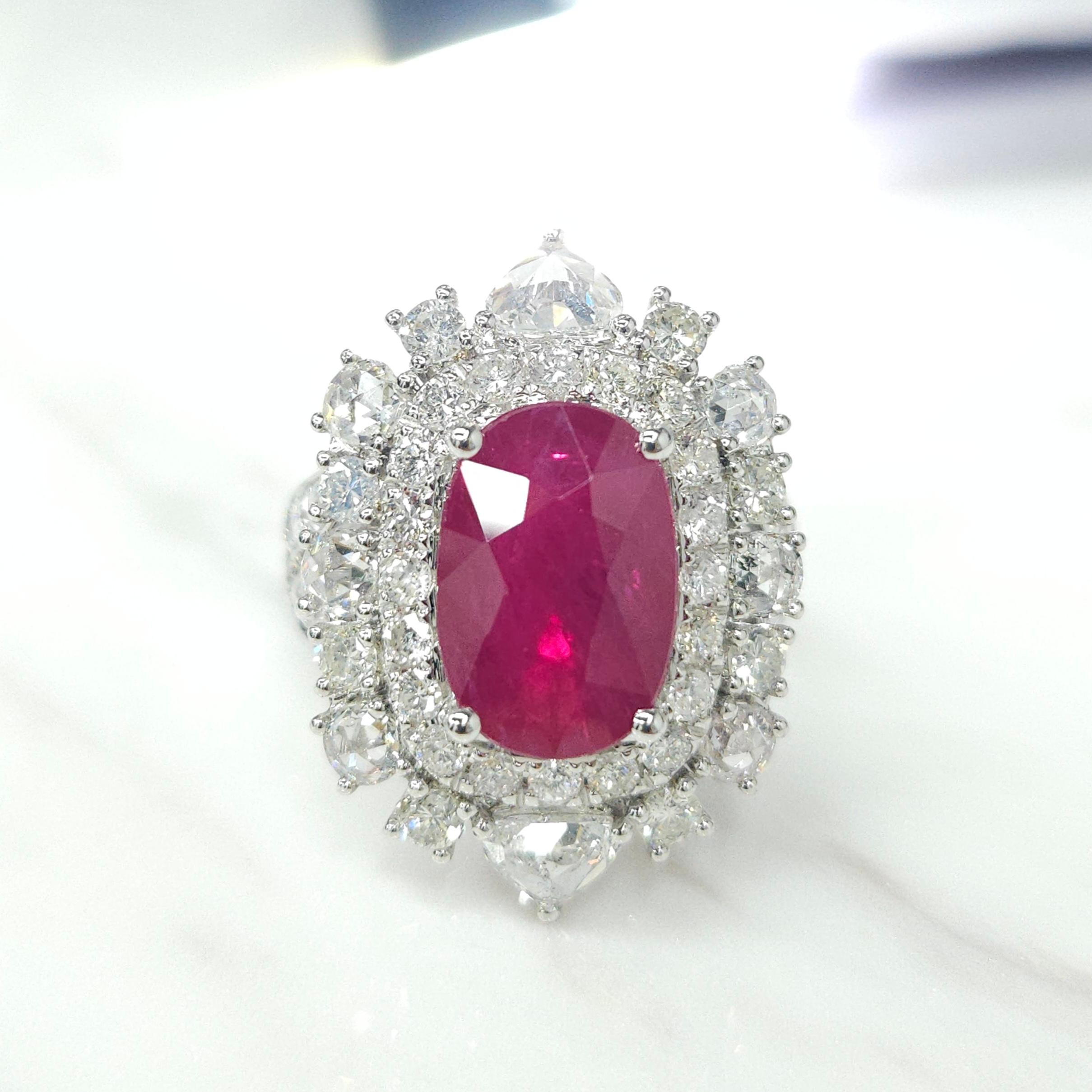 IGI Certified 5.50 Carat  Ruby & Diamond Ring in 18K White Gold For Sale 1
