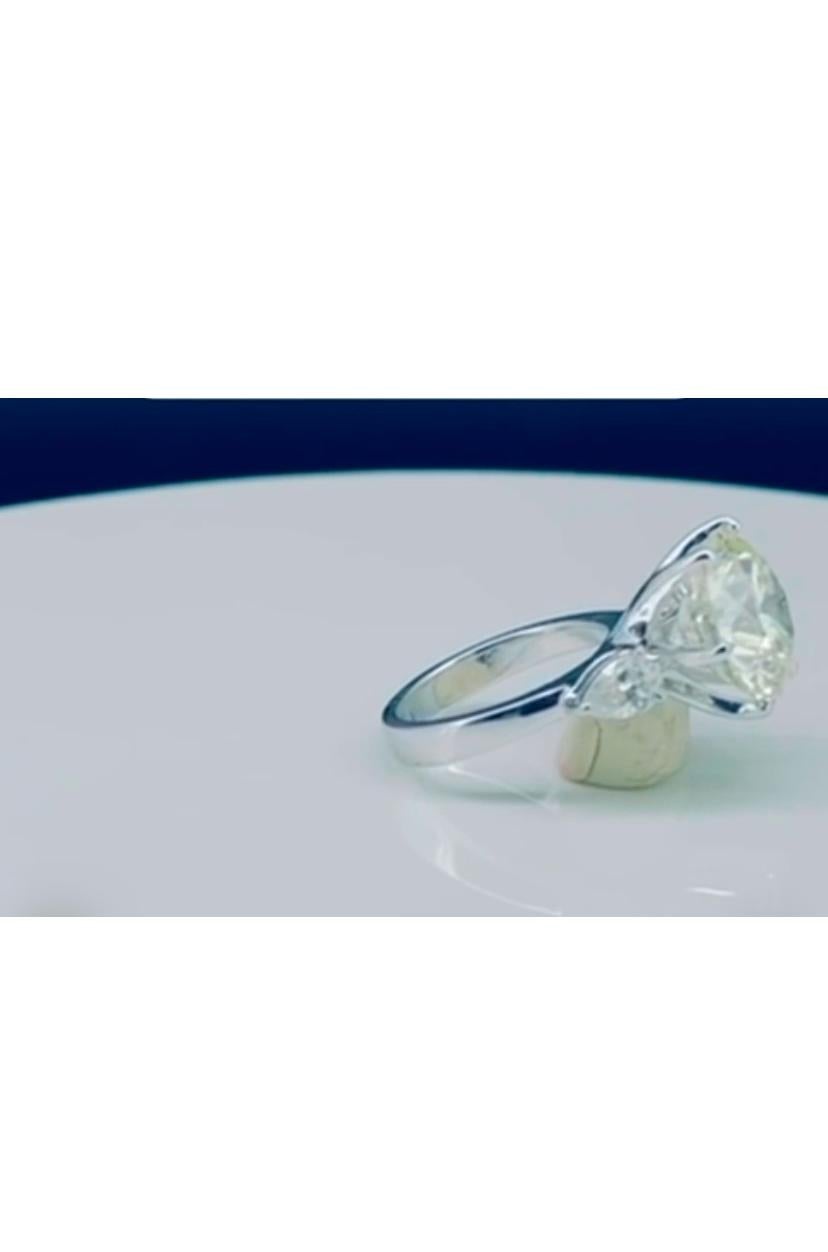 IGI Certificado 5,50 Quilates Triple XXX  Anillo solitario de oro con diamantes naturales Corte redondo en venta