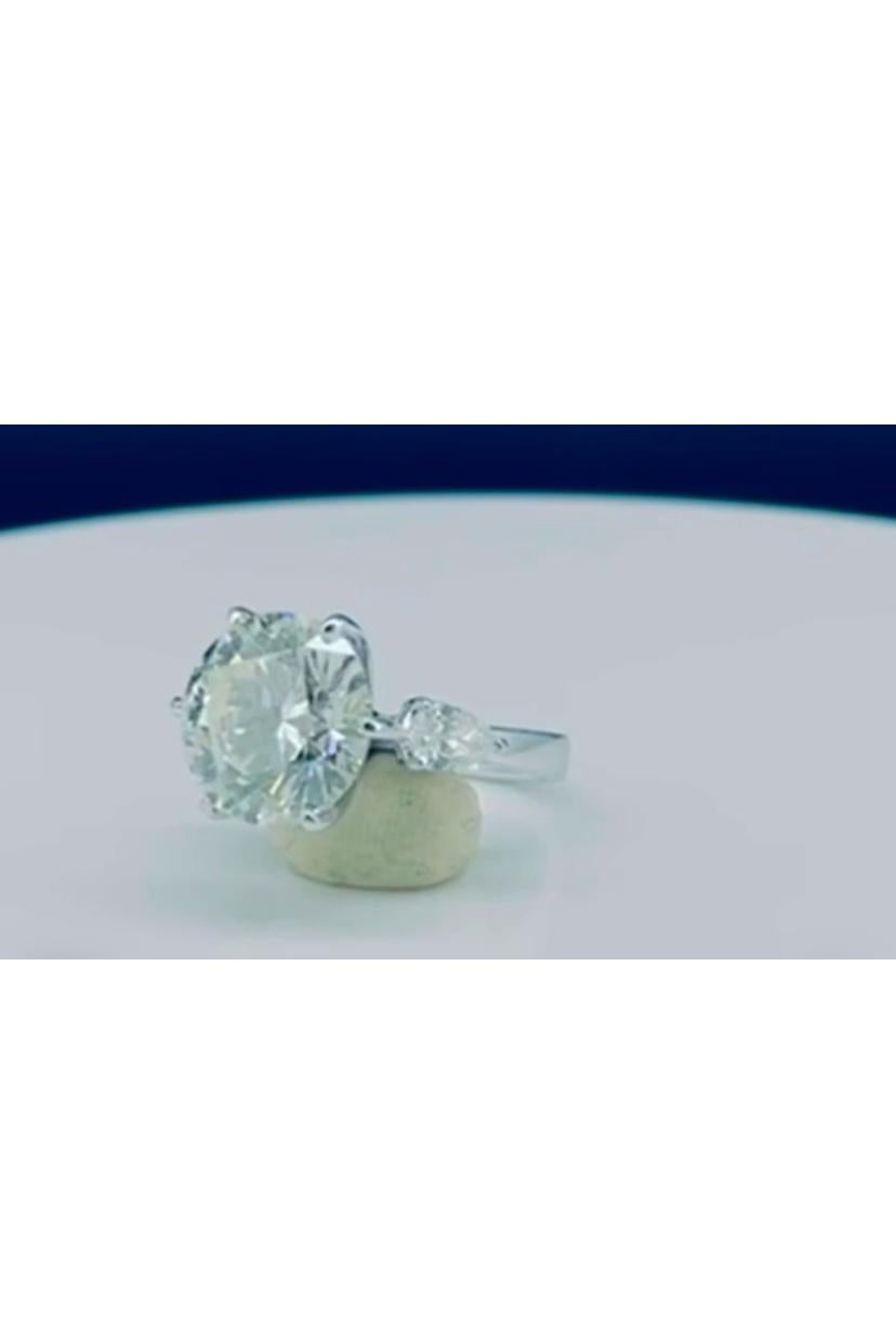 De las mujeres IGI Certificado 5,50 Quilates Triple XXX  Anillo solitario de oro con diamantes naturales en venta