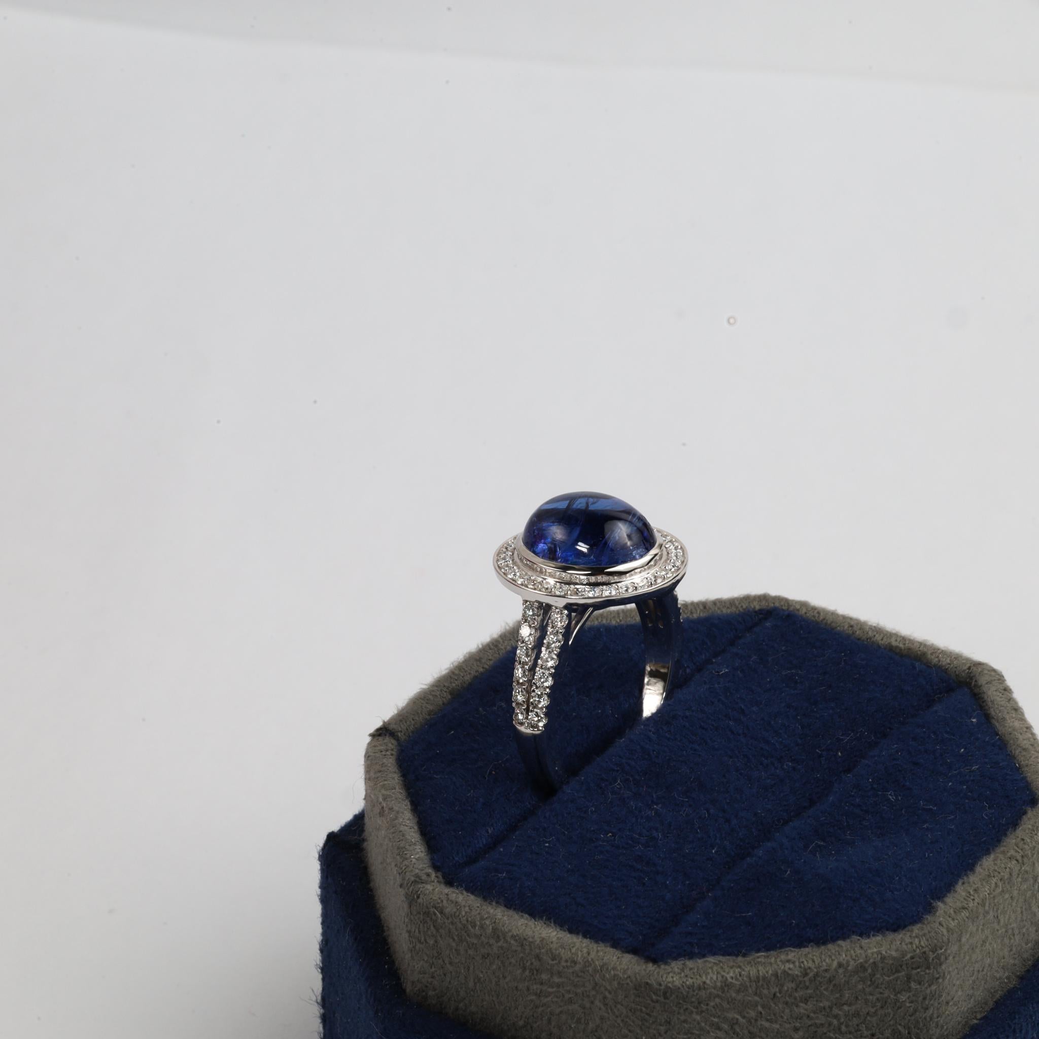 Anillo con halo de tanzanita y diamantes de talla oval natural de 5,51 ct con certificado IGI en venta 5