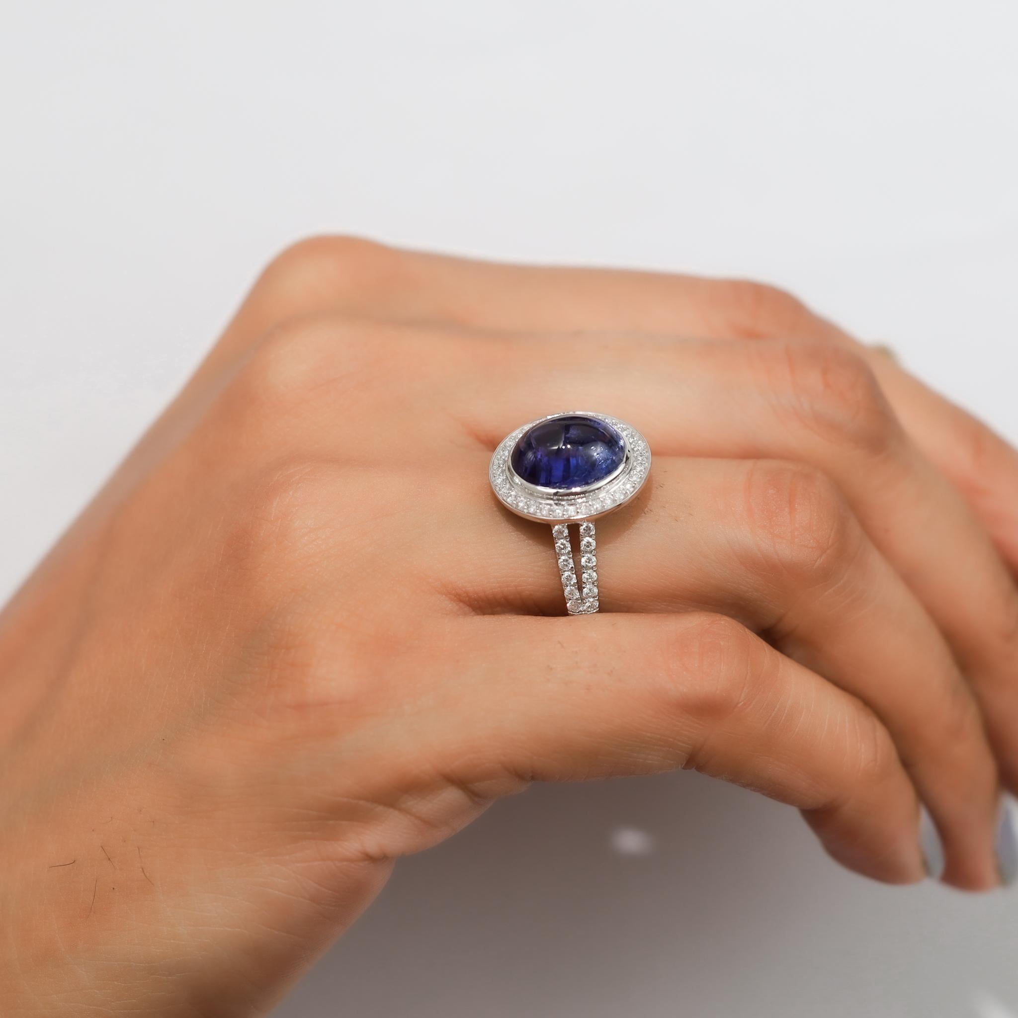Anillo con halo de tanzanita y diamantes de talla oval natural de 5,51 ct con certificado IGI en venta 7