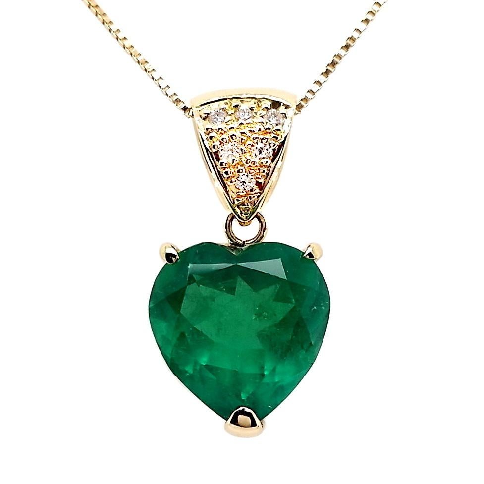 IGI-zertifiziert 5,62ct Fine-Color Herz Smaragd 0,06ct natürliche Diamanten Halskette im Angebot 1
