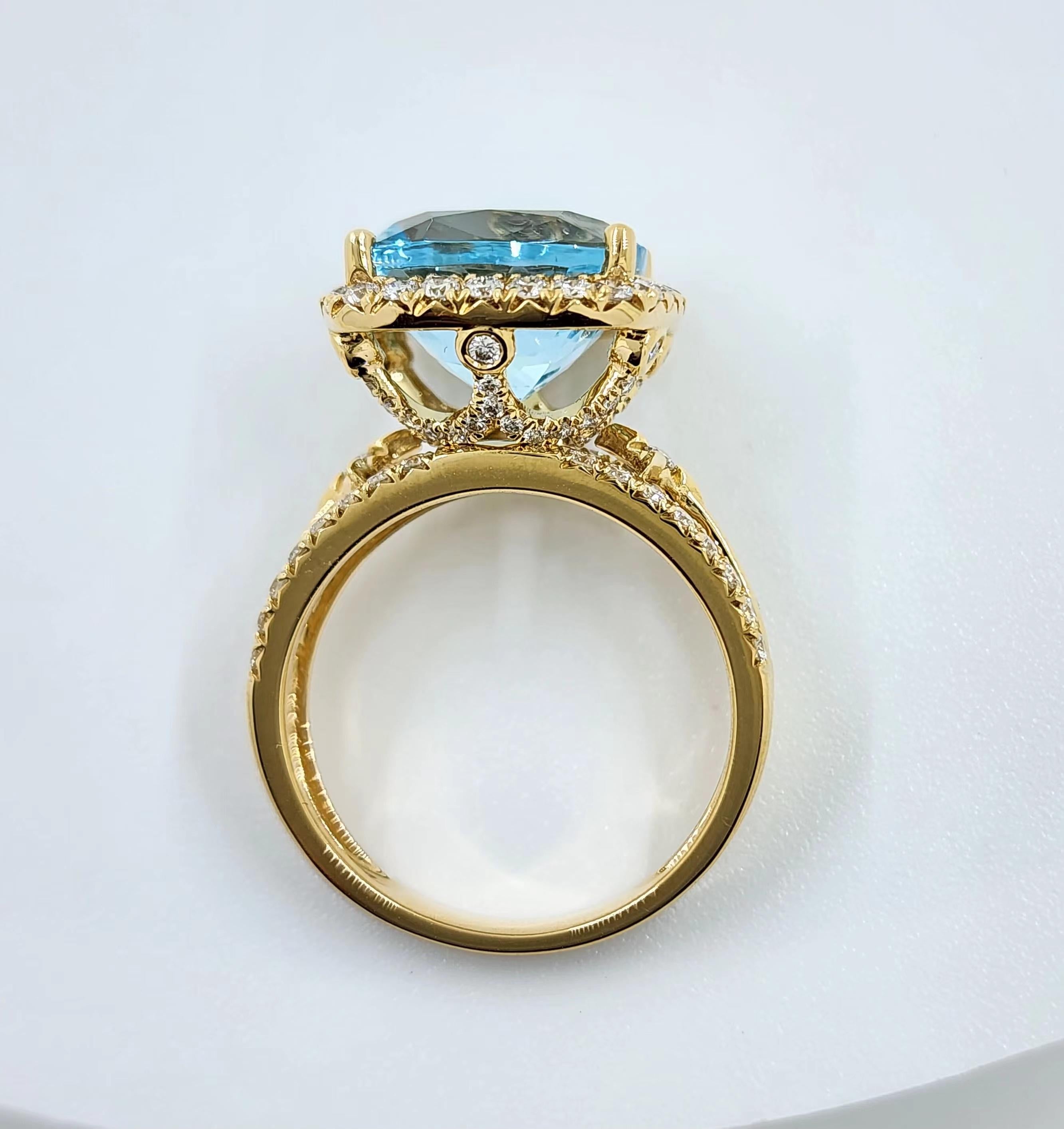 IGI Certified 5.69 Carat Aquamarine Diamond Cocktail Ring in 18K Yellow Gold For Sale 2