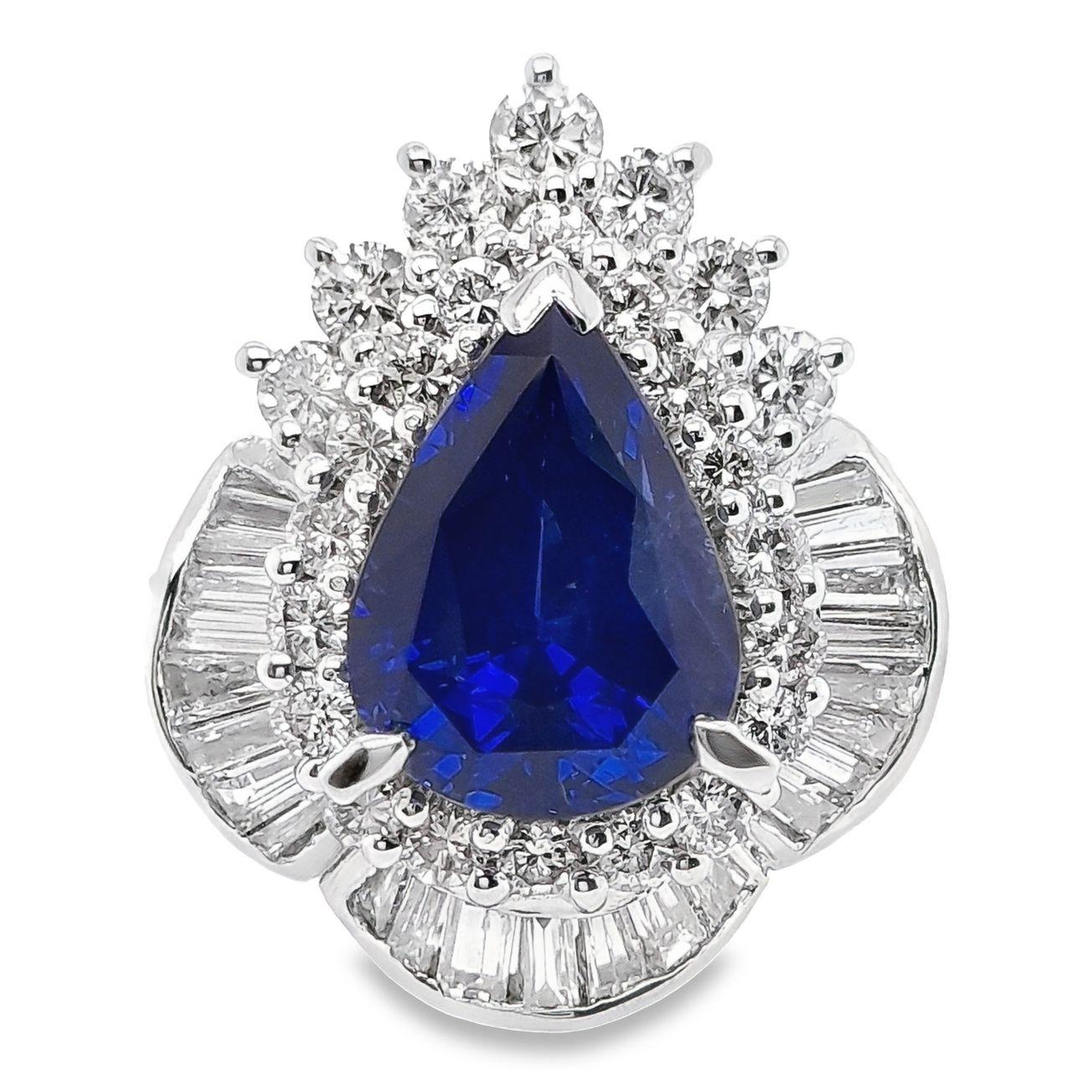 IGI Certified 5.79ct Kashmir Sapphire Vivid Diamonds 1.73ct Platinum Ring en vente 3