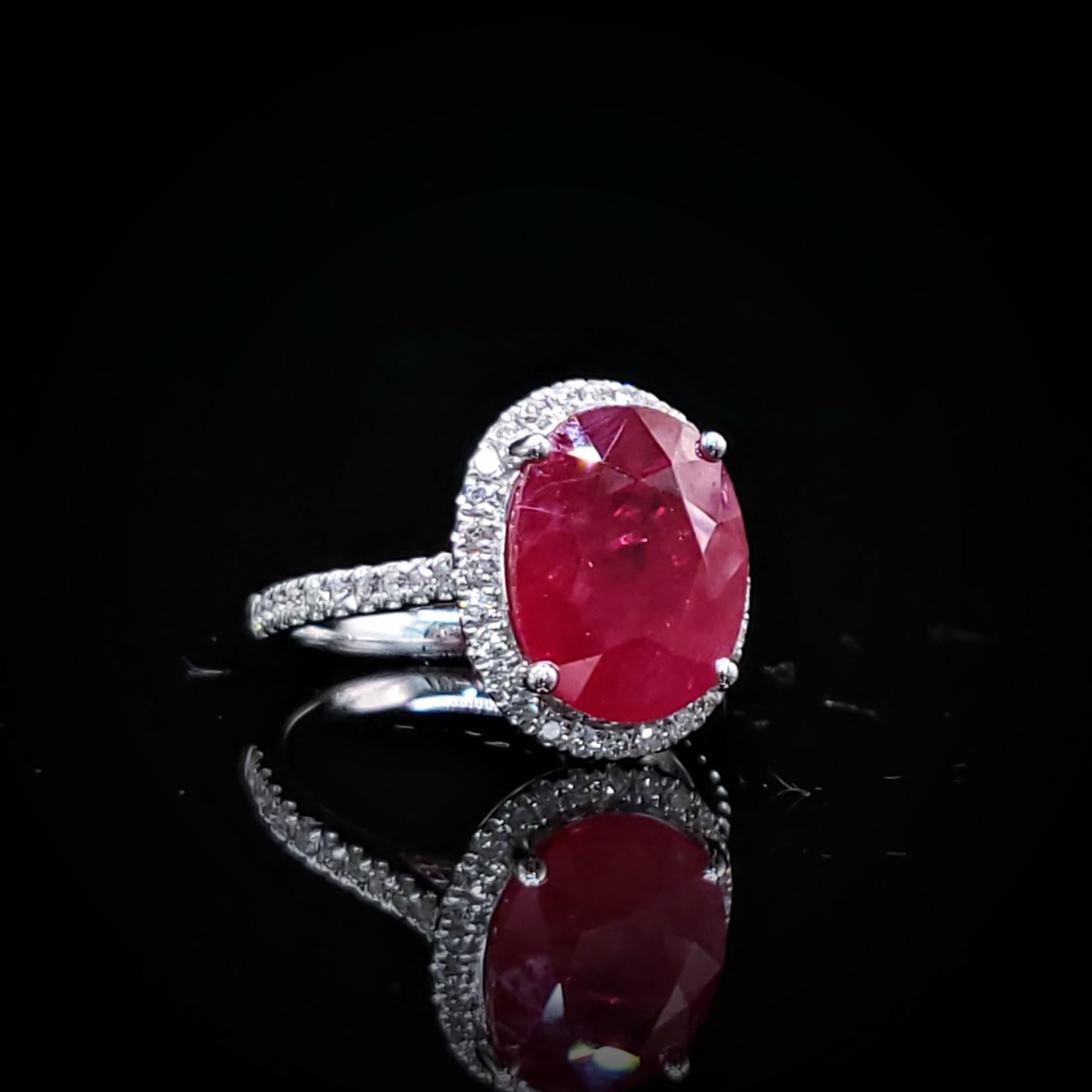 IGI-zertifizierter Ring mit 5,90 Karat Rubin und Diamant aus 18 Karat Weißgold im Angebot 6
