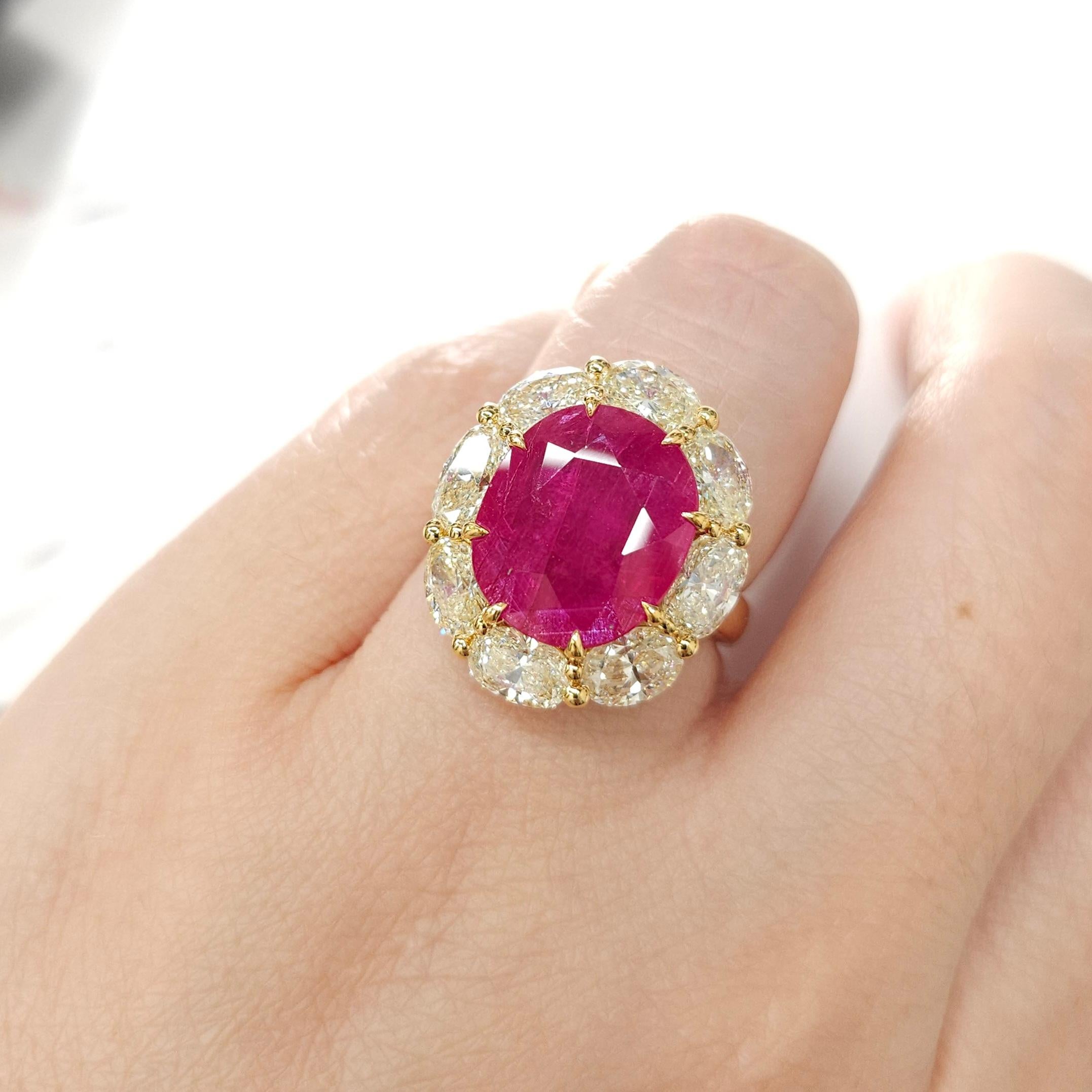 IGI Certified 6.53 Carat Ruby & 3.71 Carat Oval Diamond Ring in 18K Yellow Gold For Sale 3