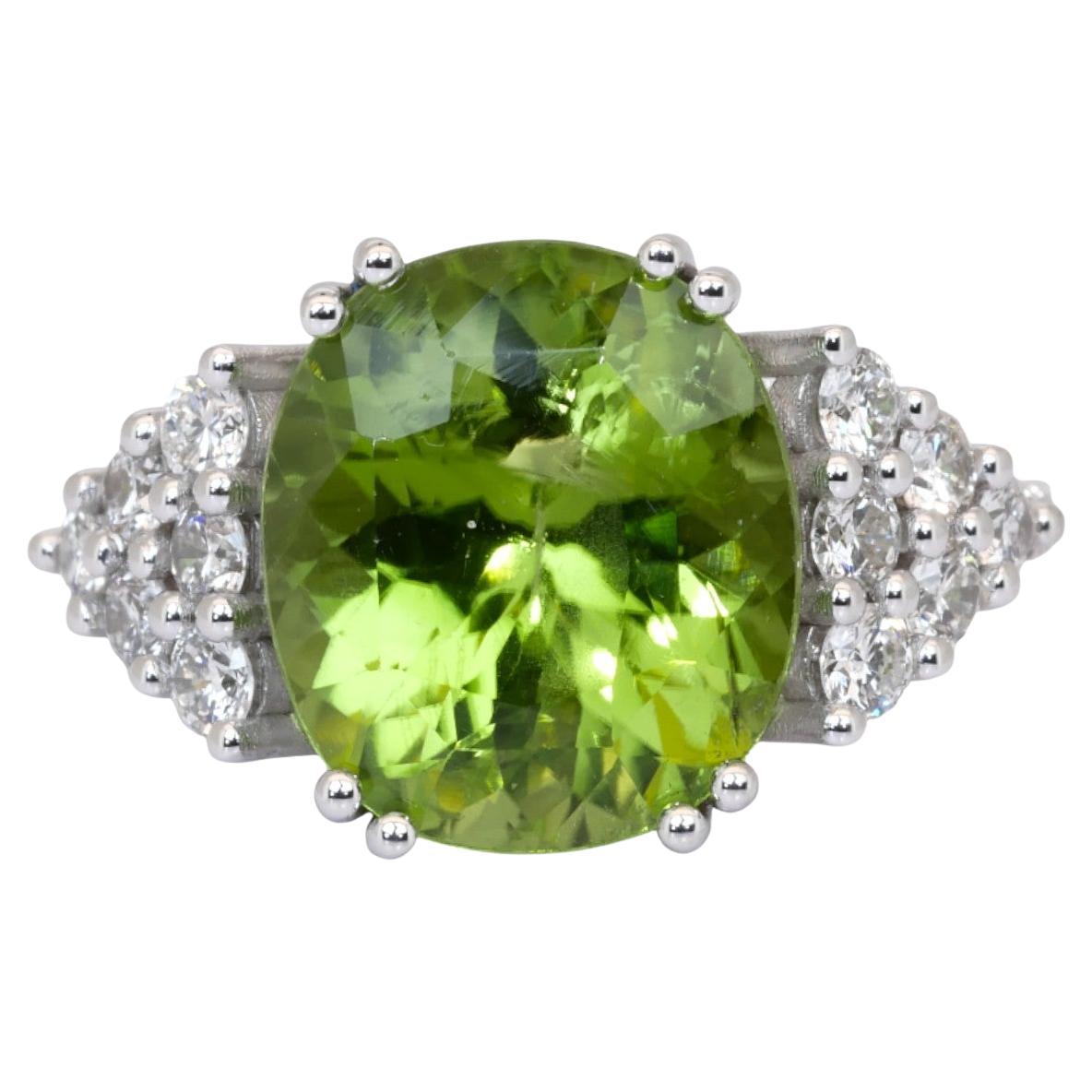 IGI Certified 6.60ct Peridot and Diamonds Cocktail Ring in 18k White Gold For Sale