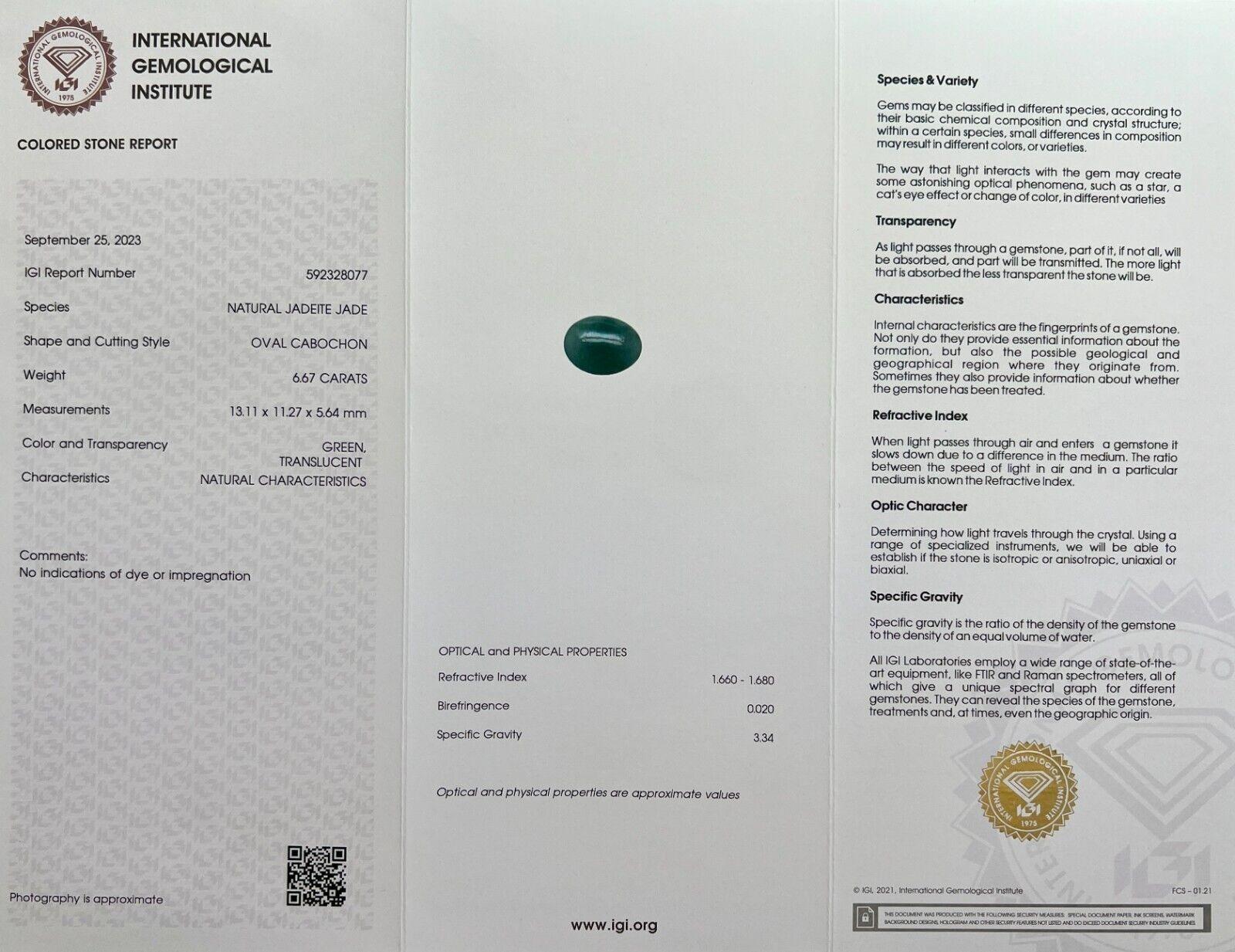IGI Certified 6.67Ct Natural Green Jadeite Jade 'A' Grade Oval Cabochon Gem en vente 1