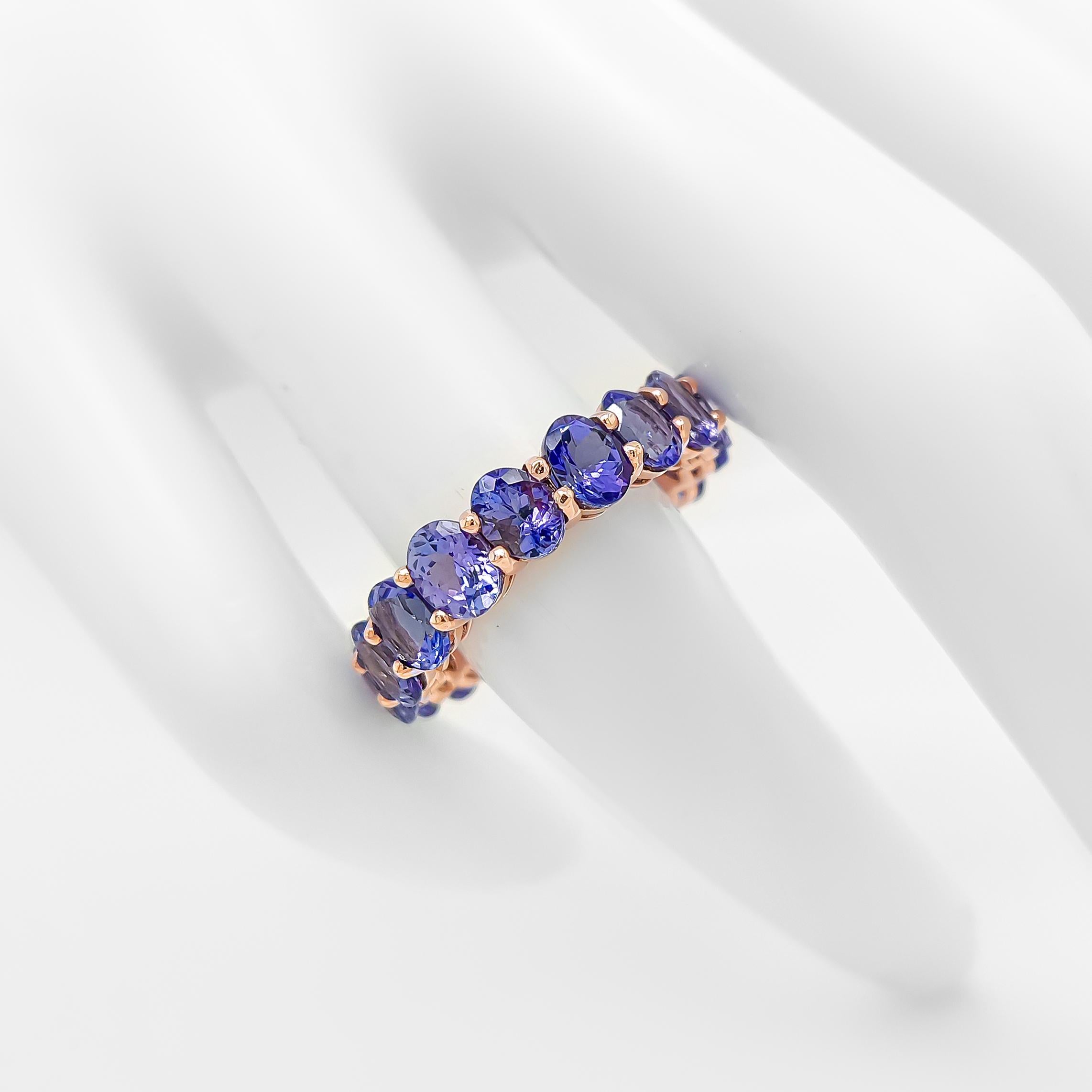 Anillo de eternidad de tanzanita ovalada natural certificada IGI de 6,70 quilates y oro rosa de 14 quilates 2
