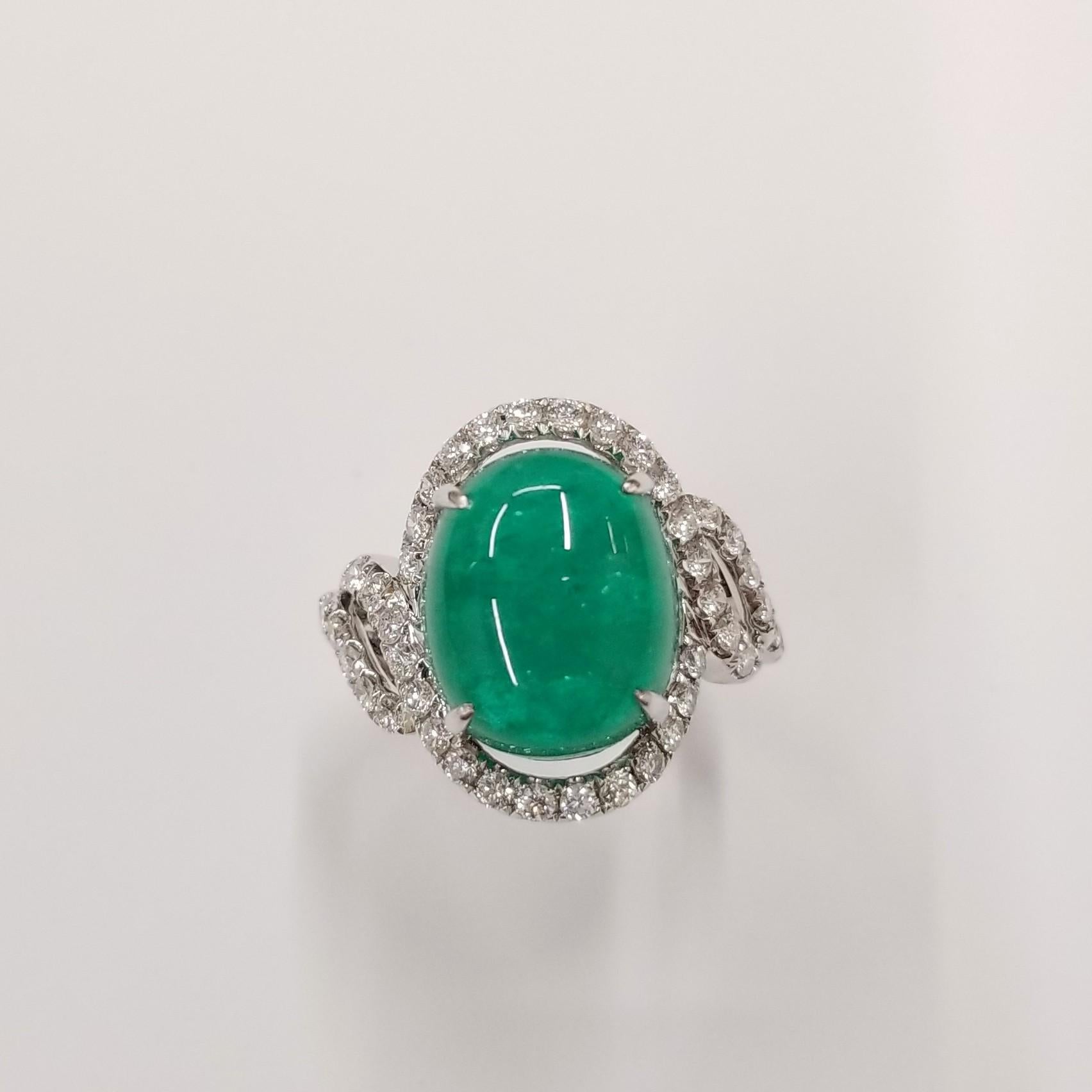 Women's IGI Certified 6.71 Carat Colombian Emerald & Diamond Ring in 18K White Gold For Sale