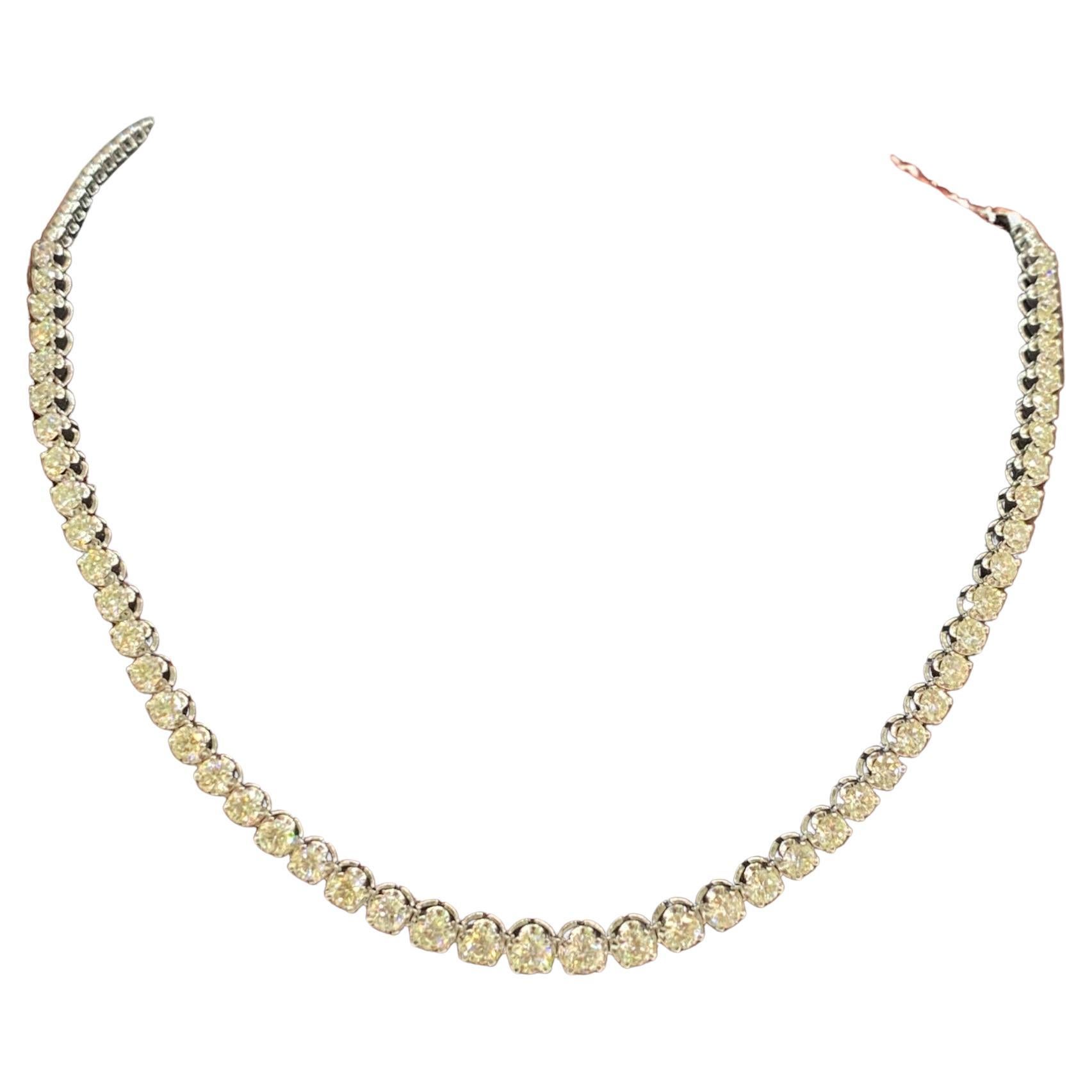 IGI Certified 6.72 Cts F/VS1 Round Brilliant Diamonds Tennis Necklace 14K Gold For Sale