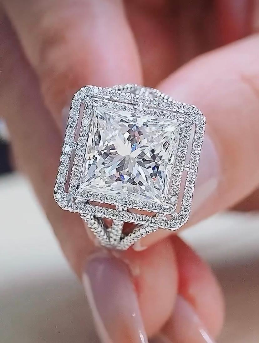 Anello solitario in oro 18k con diamante certificato IGI da 7,00 carati In condizioni Nuovo in vendita a Massafra, IT