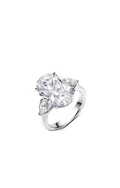 IGI Certified 7.00 Carats Oval Cut Diamond 18K Gold Solitaire Ring