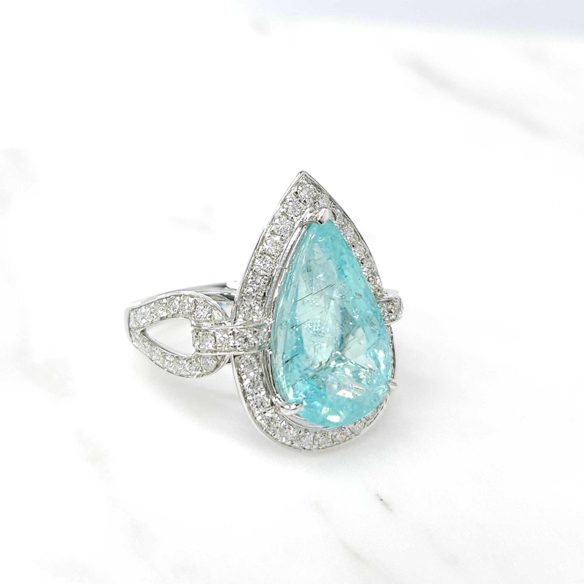 IGI Certified 7.14 Carat Paraiba & Diamond Ring in 18K White Gold In New Condition For Sale In KOWLOON, HK