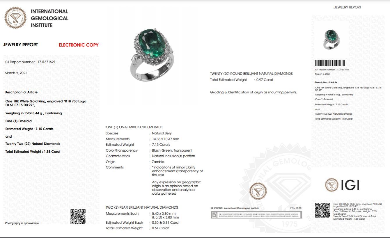 IGI Certified 7.15 Carat Emerald 1.58 Carat White Diamond Solitaire 18k Ring In New Condition For Sale In Hung Hom, HK