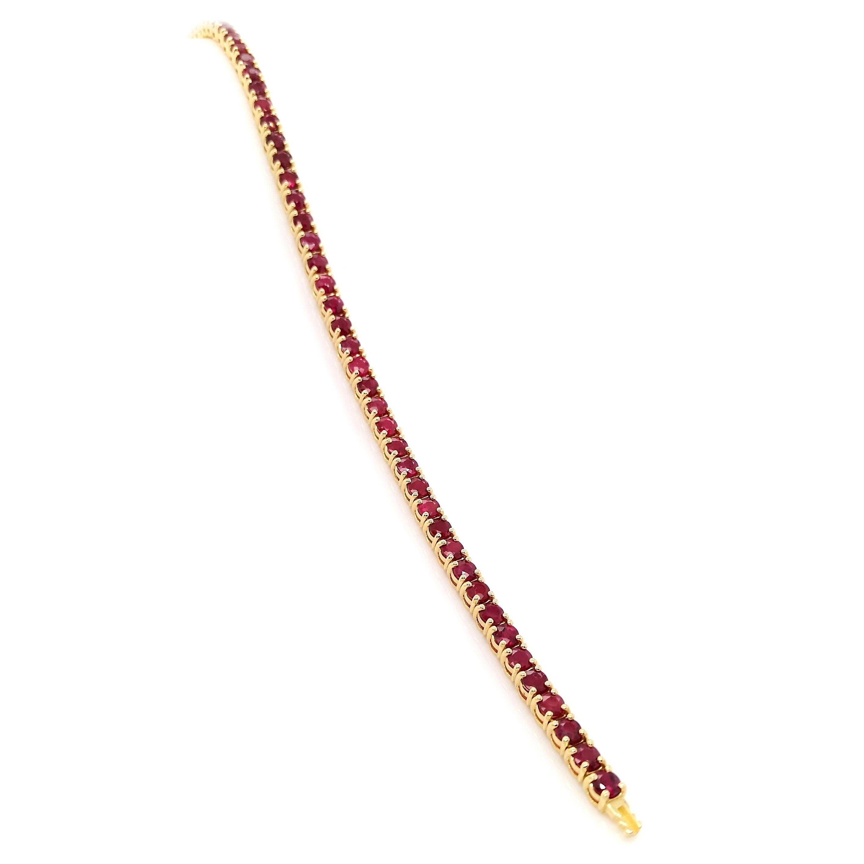 Round Cut IGI Certified 7.27ct Natural Rubies set in 14Kt Yellow Gold Bracelet For Sale