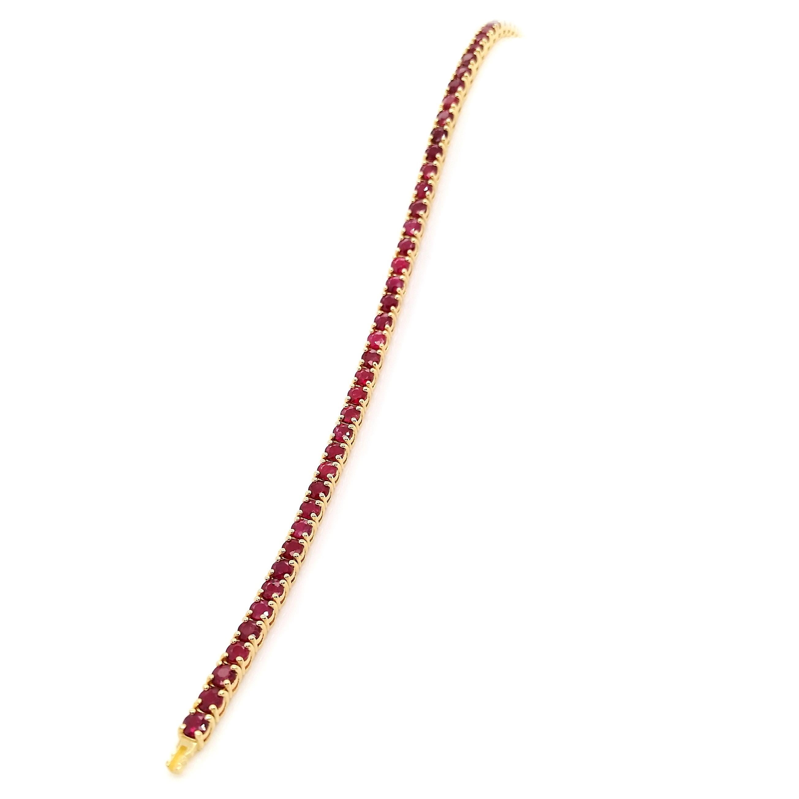 IGI Certified 7.27ct Natural Rubies set in 14Kt Yellow Gold Bracelet For Sale 4