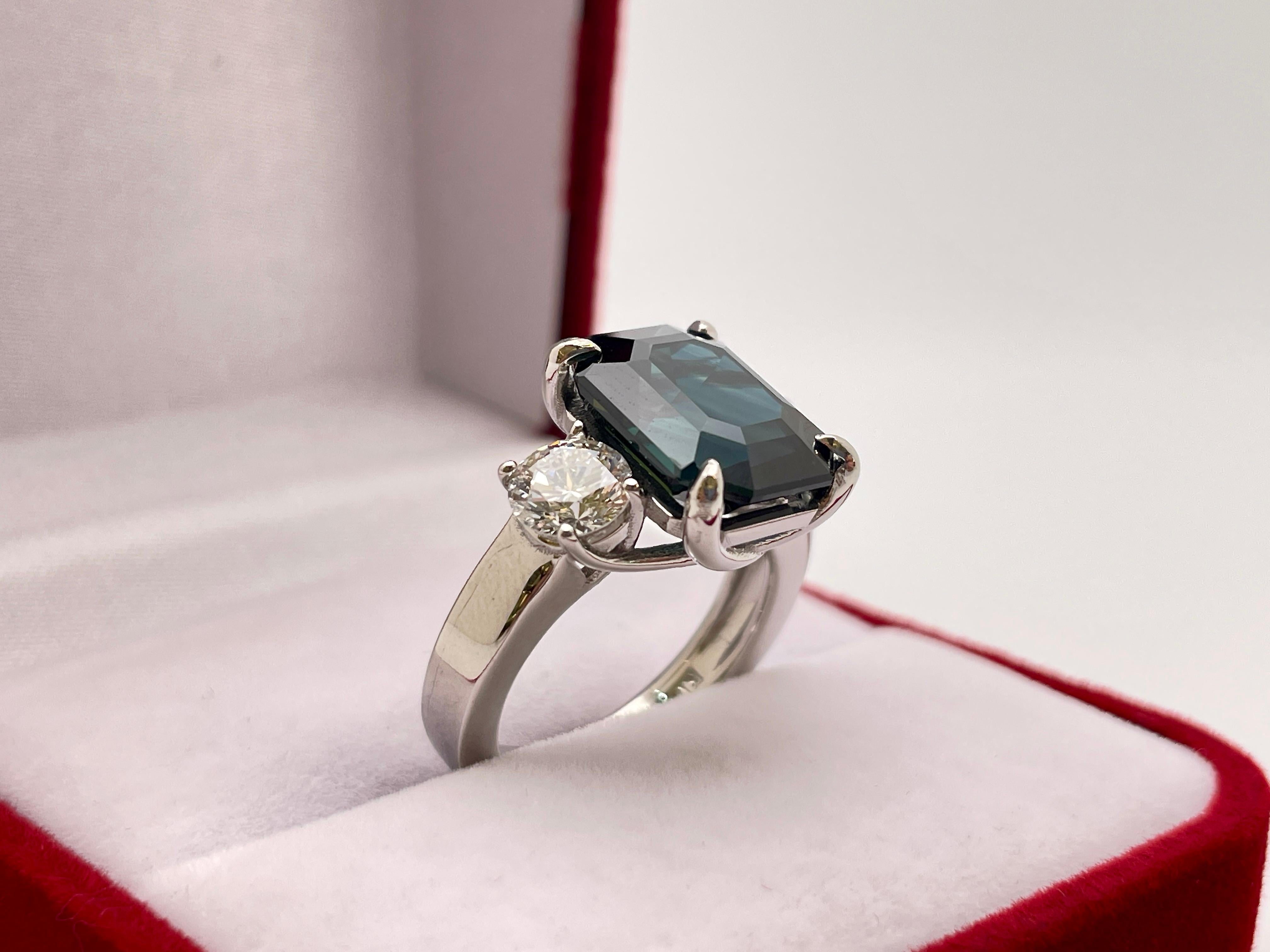 Women's or Men's IGI Certified 7.51 Carat Sapphire Diamond 14K White Gold Engagement Ring