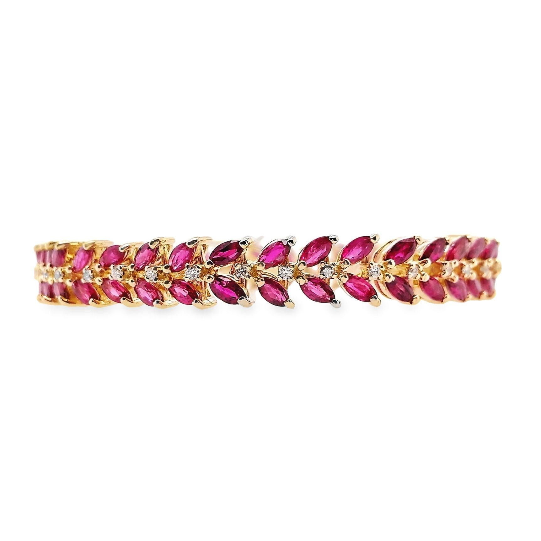 IGI Certified 7.60 Ct Natural Rubies and 0.35 Ct Natural Diamonds Gold Bracelet For Sale 2