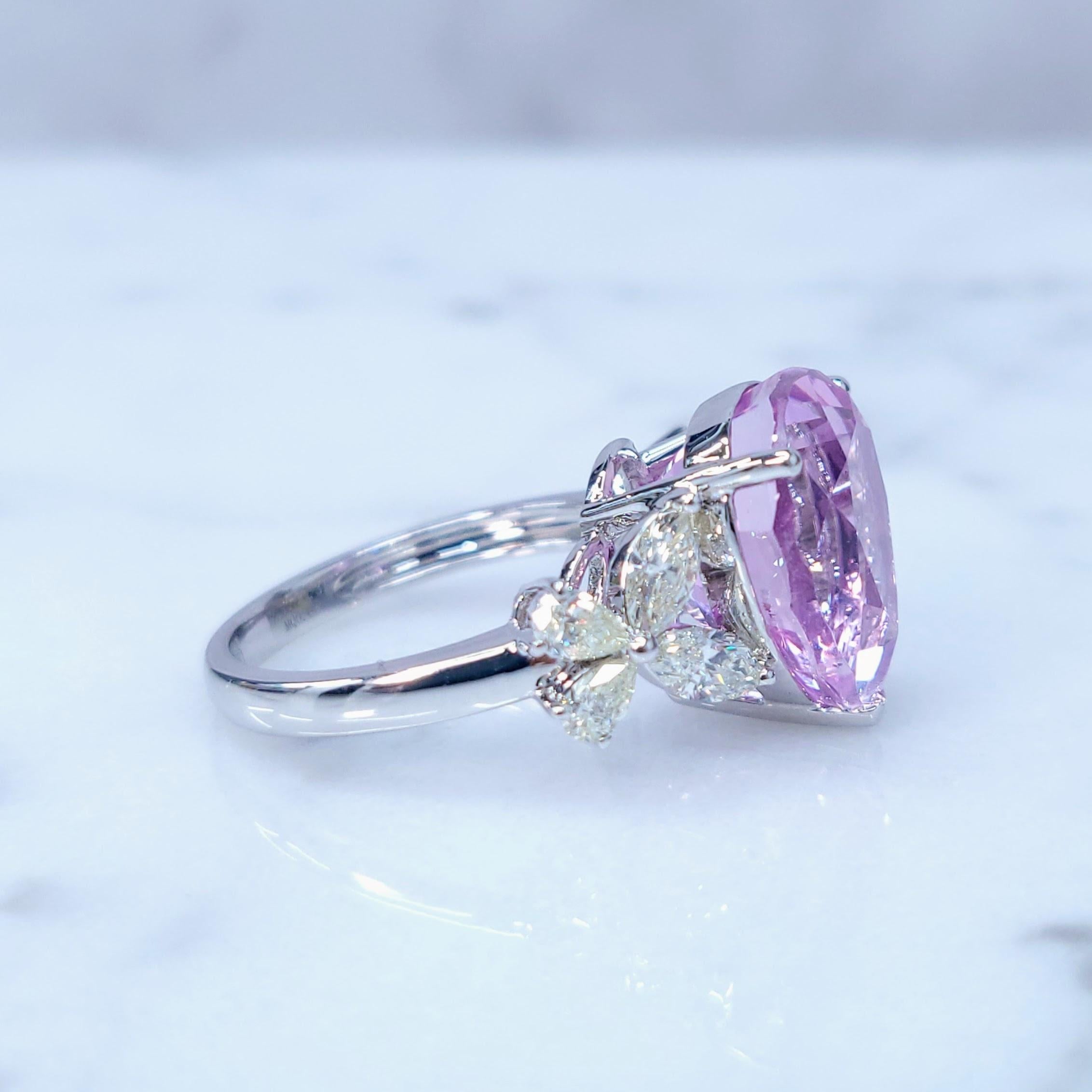 IGI Certified 7.90 Carat Kunzite & Diamond Ring in 18K White Gold For Sale 5
