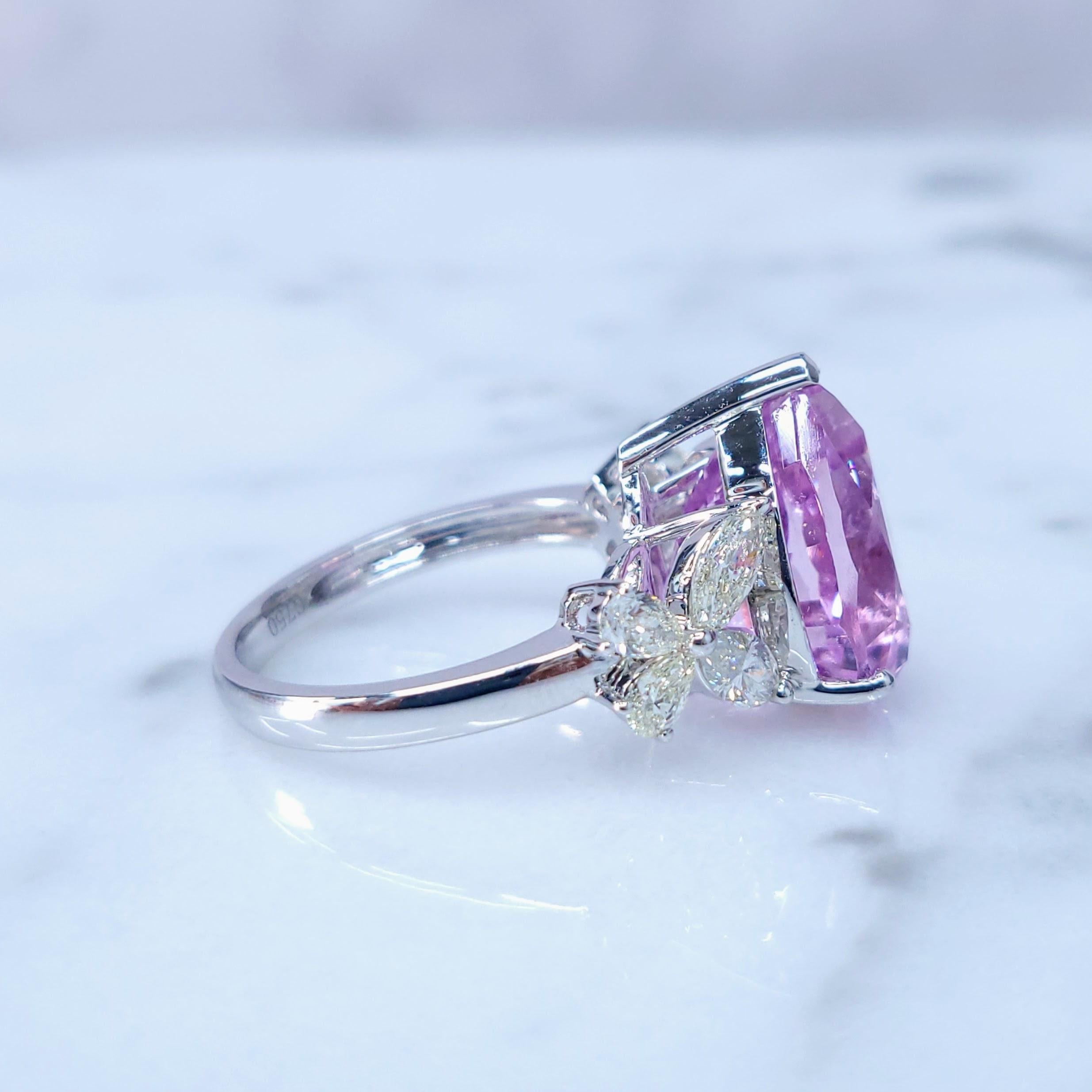 Women's or Men's IGI Certified 7.90 Carat Kunzite & Diamond Ring in 18K White Gold For Sale