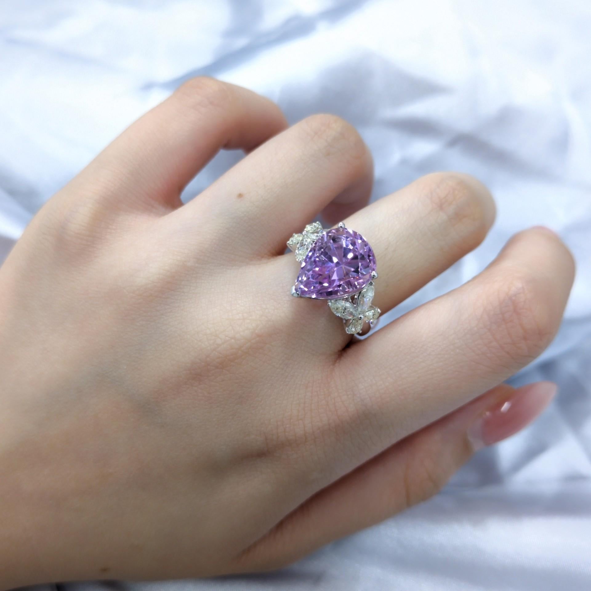 IGI Certified 7.90 Carat Kunzite & Diamond Ring in 18K White Gold For Sale 1