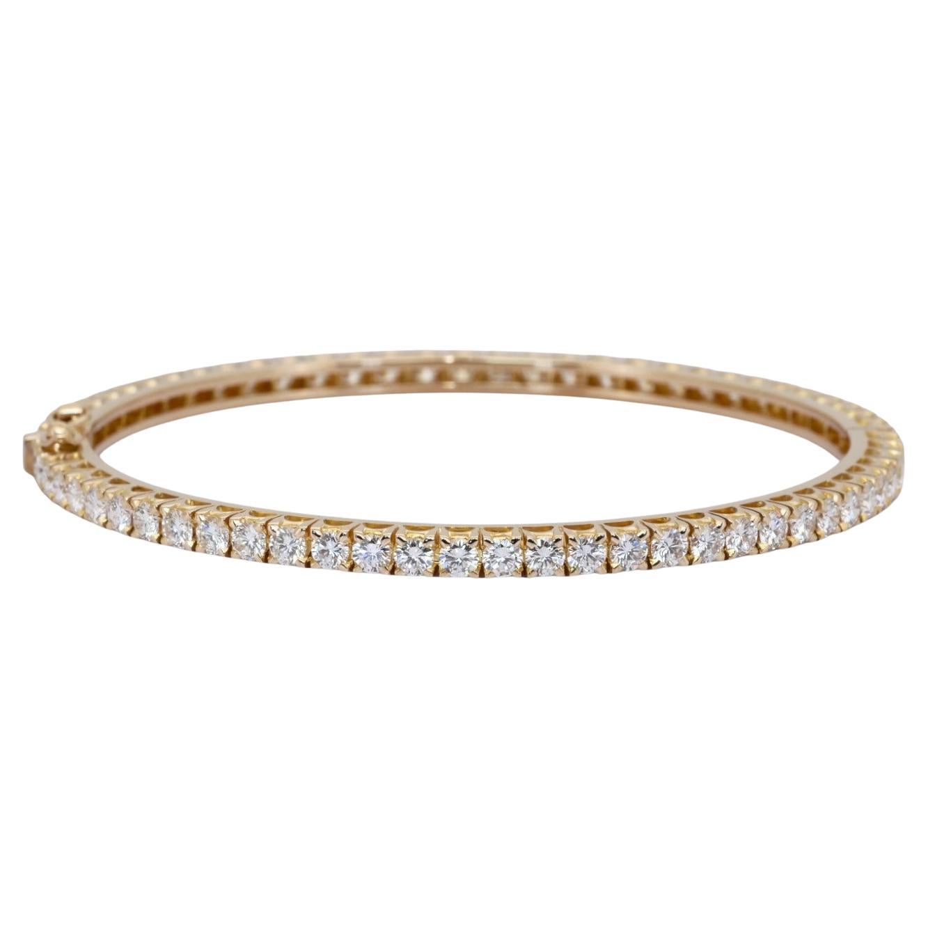 IGI Certified 8.08ct Diamonds Bangle in 18k Yellow Gold