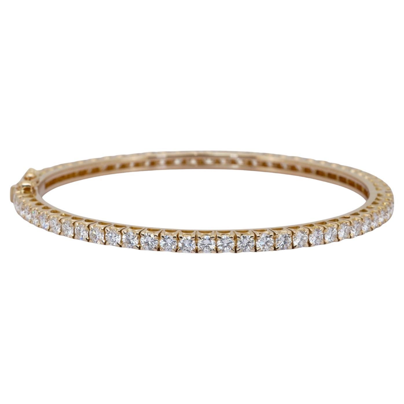 IGI Certified 8.12ct Diamonds Bangle in 18k Yellow Gold