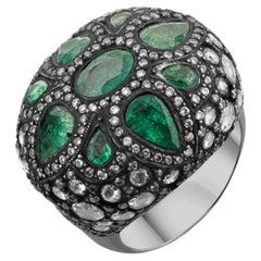 IGI Certified 8.60 Carat Natural Diamond and Emerald Statement Ring 8K Gold