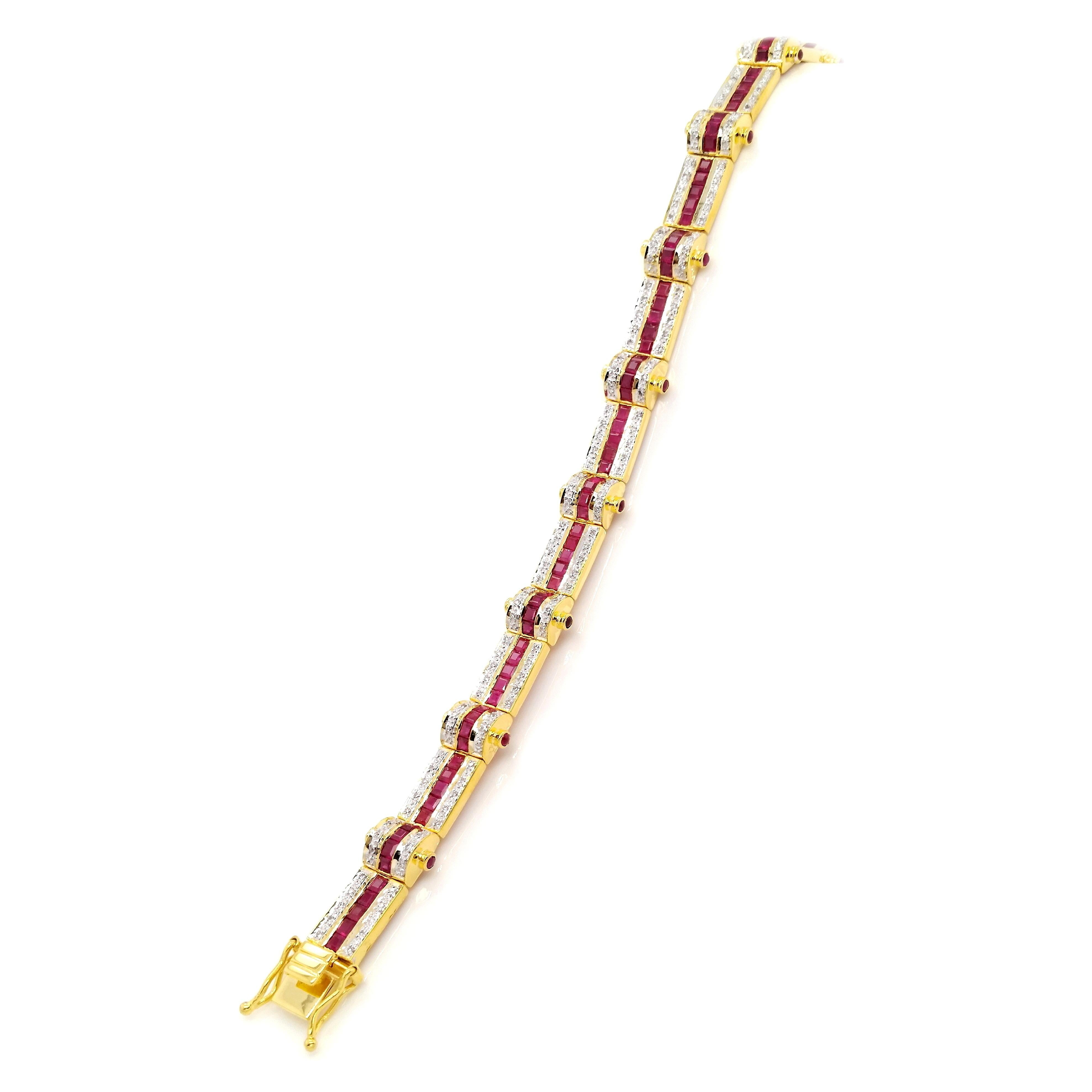 IGI Certified 8.70ct Natural Rubies and 0.72ct Diamonds Set in Gold Bracelet In New Condition For Sale In Hong Kong, HK