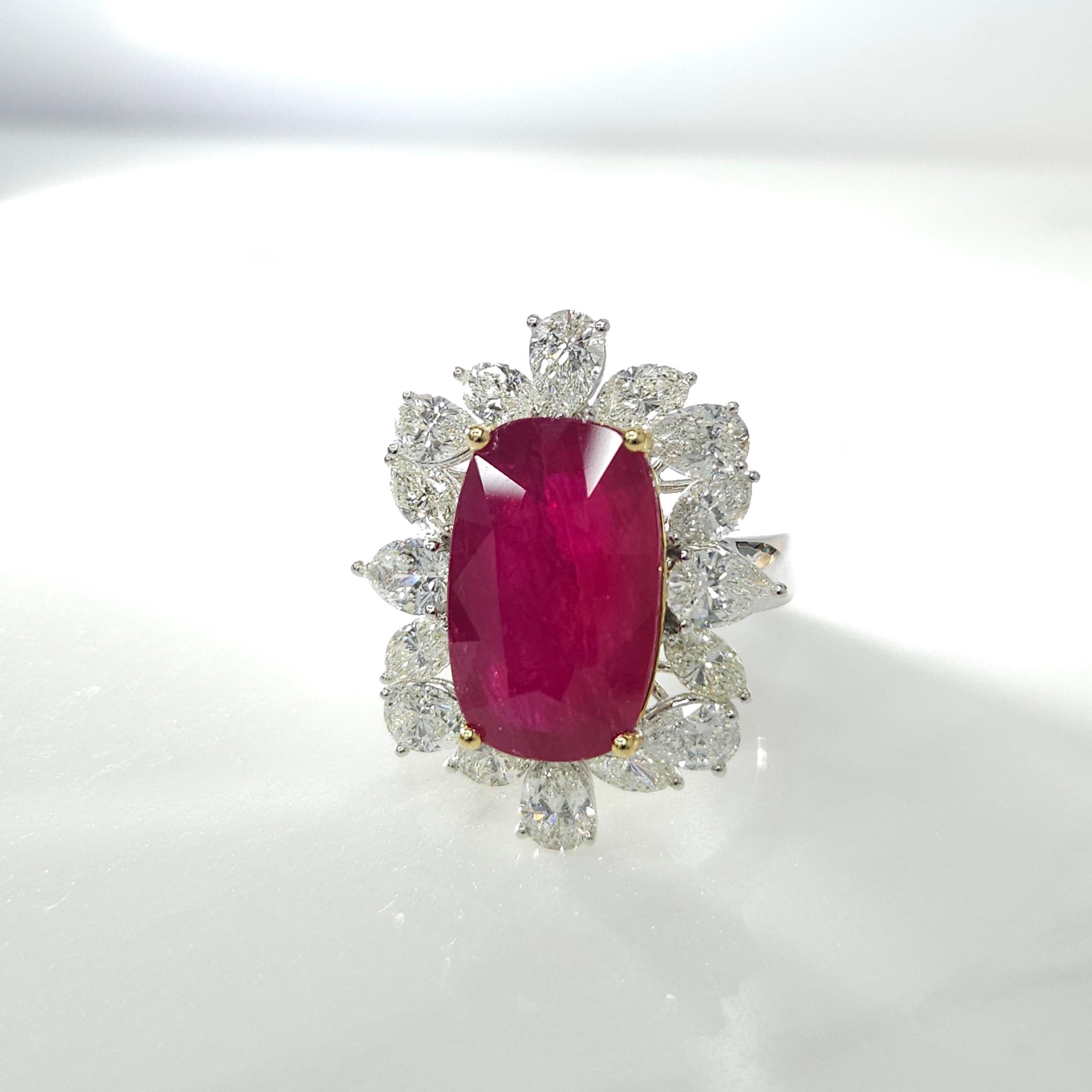 Modern IGI Certified 8.75 Carat Ruby & 3.14 Carat Diamond Ring in 18K White Gold For Sale